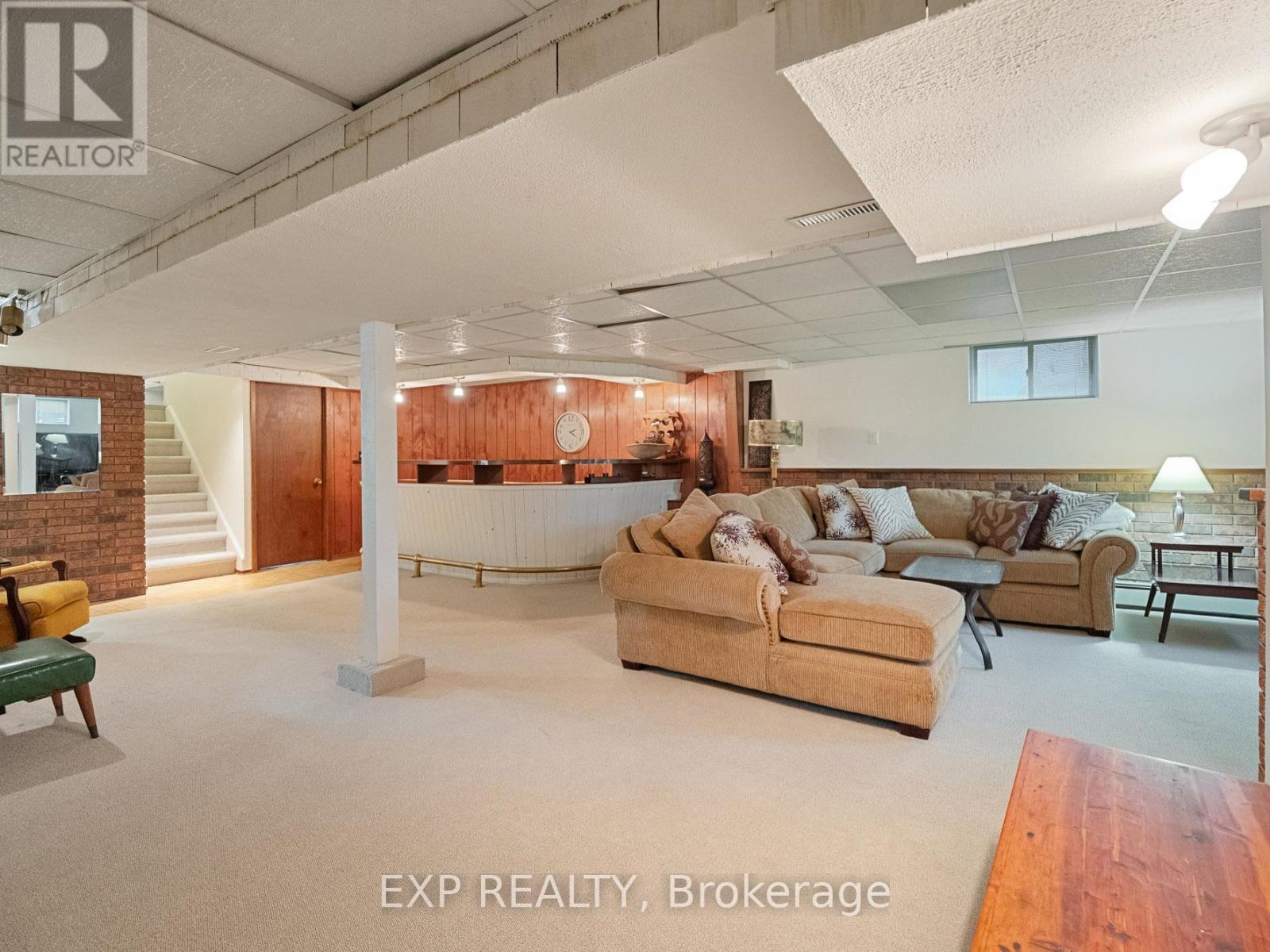 6570 Sherwood Road, Niagara Falls (Morrison), ON - Indoor