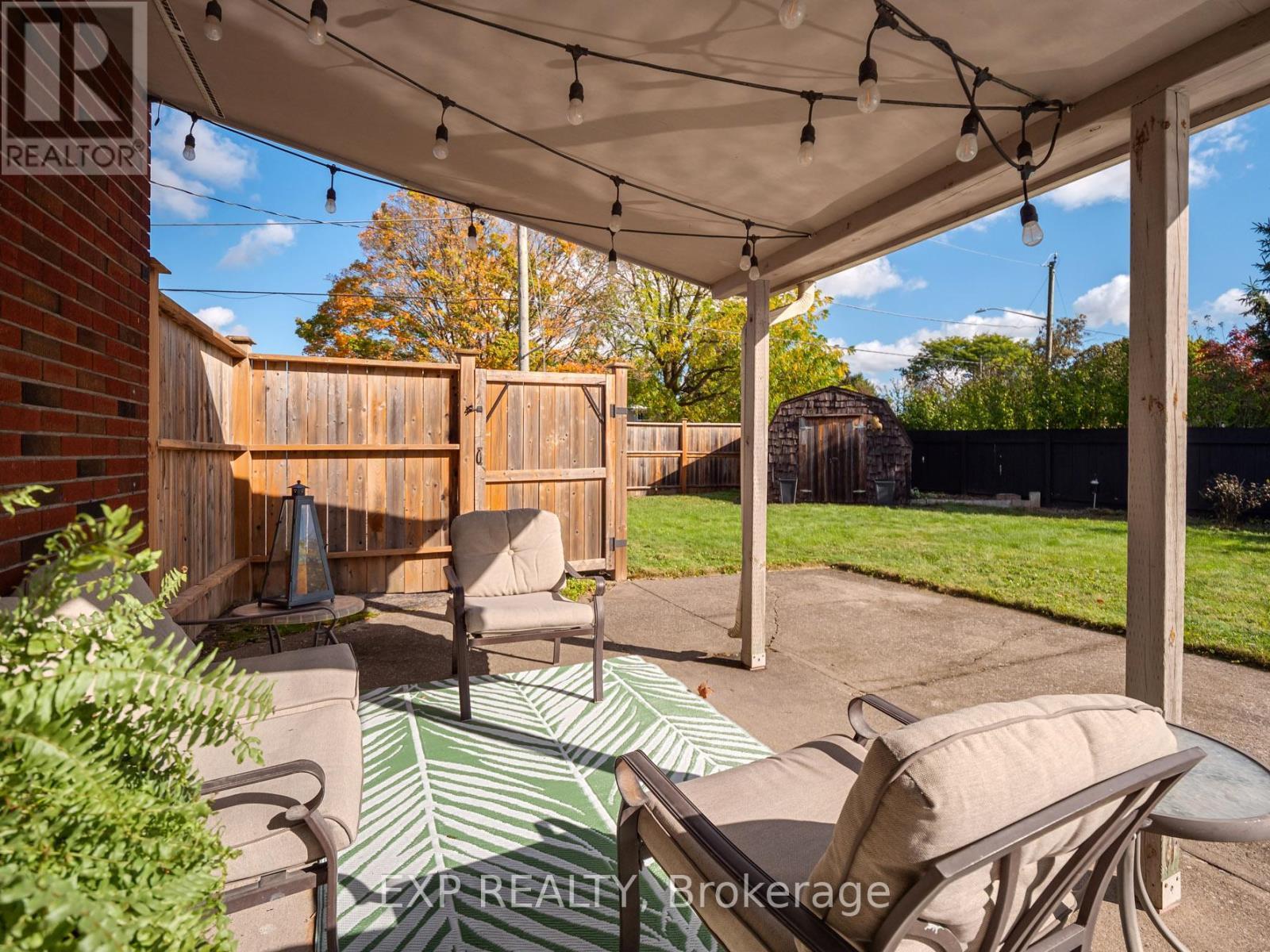 6570 Sherwood Road, Niagara Falls (Morrison), ON - Outdoor With Exterior