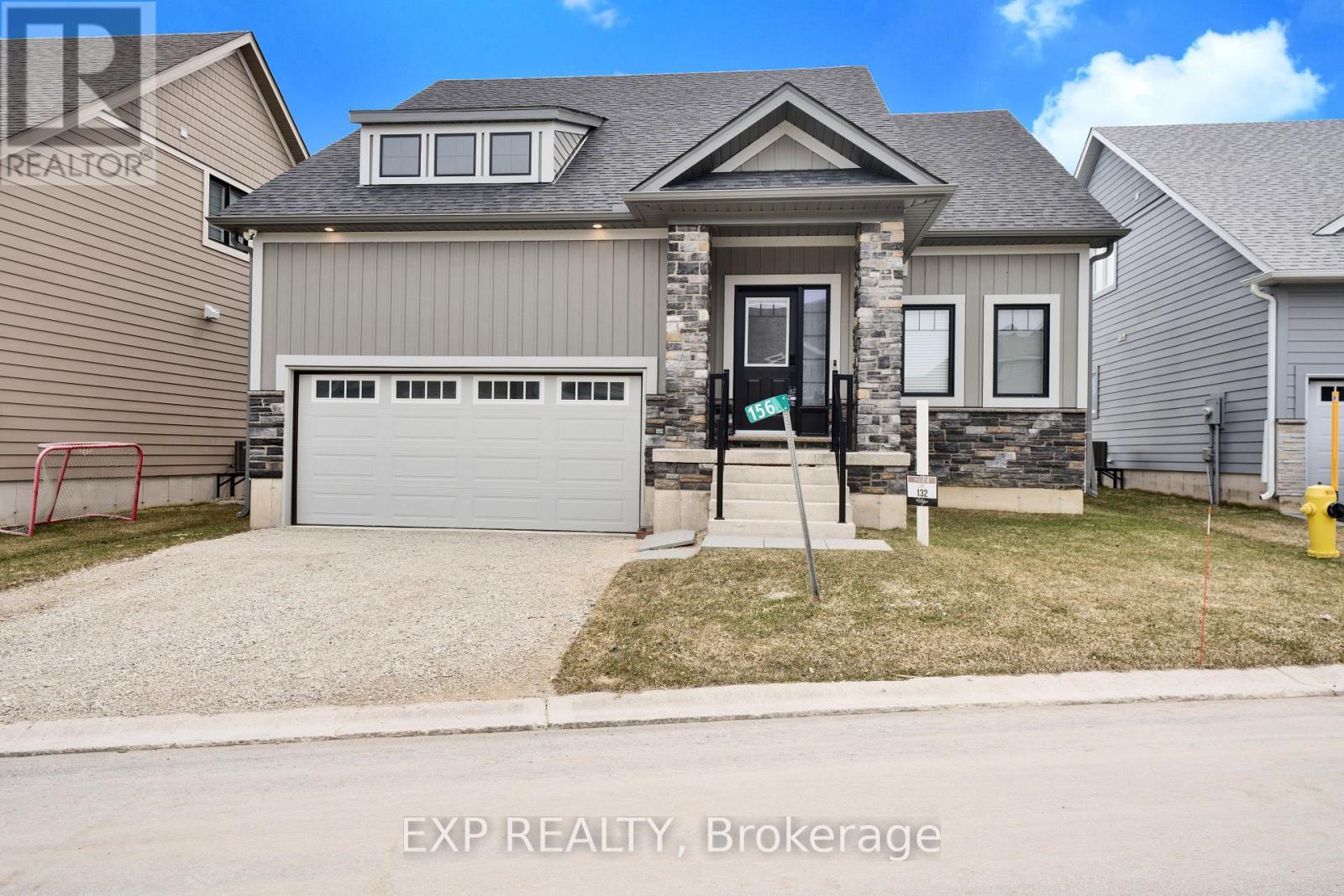 156 Schooners Lane, Blue Mountains, ON - Outdoor With Facade