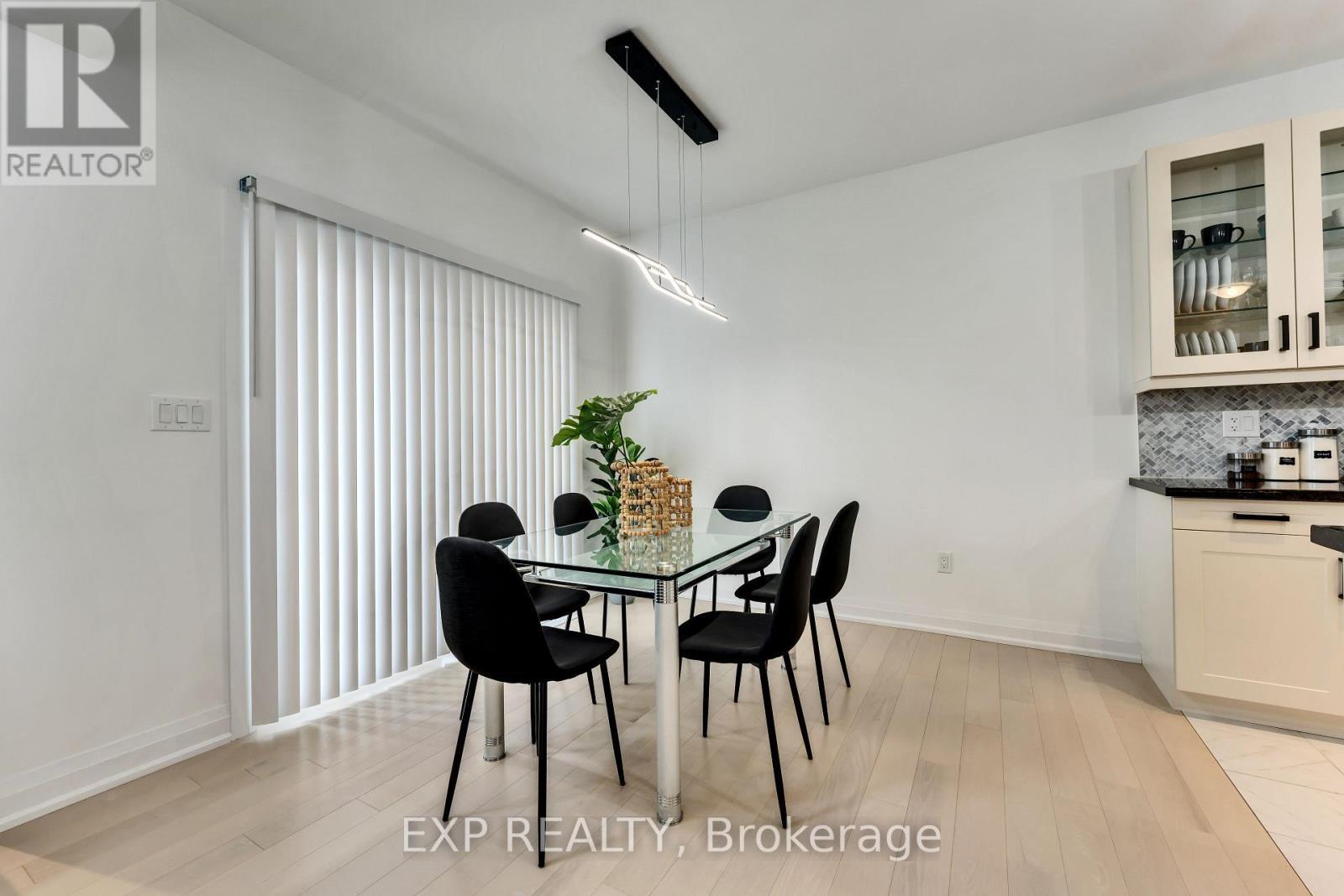 156 Schooners Lane, Blue Mountains, ON - Indoor Photo Showing Dining Room