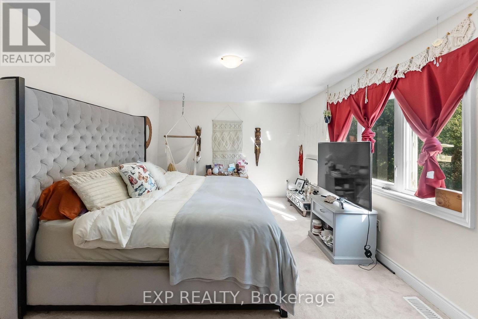 7712 Tupelo Crescent, Niagara Falls (Brown), ON - Indoor Photo Showing Bedroom