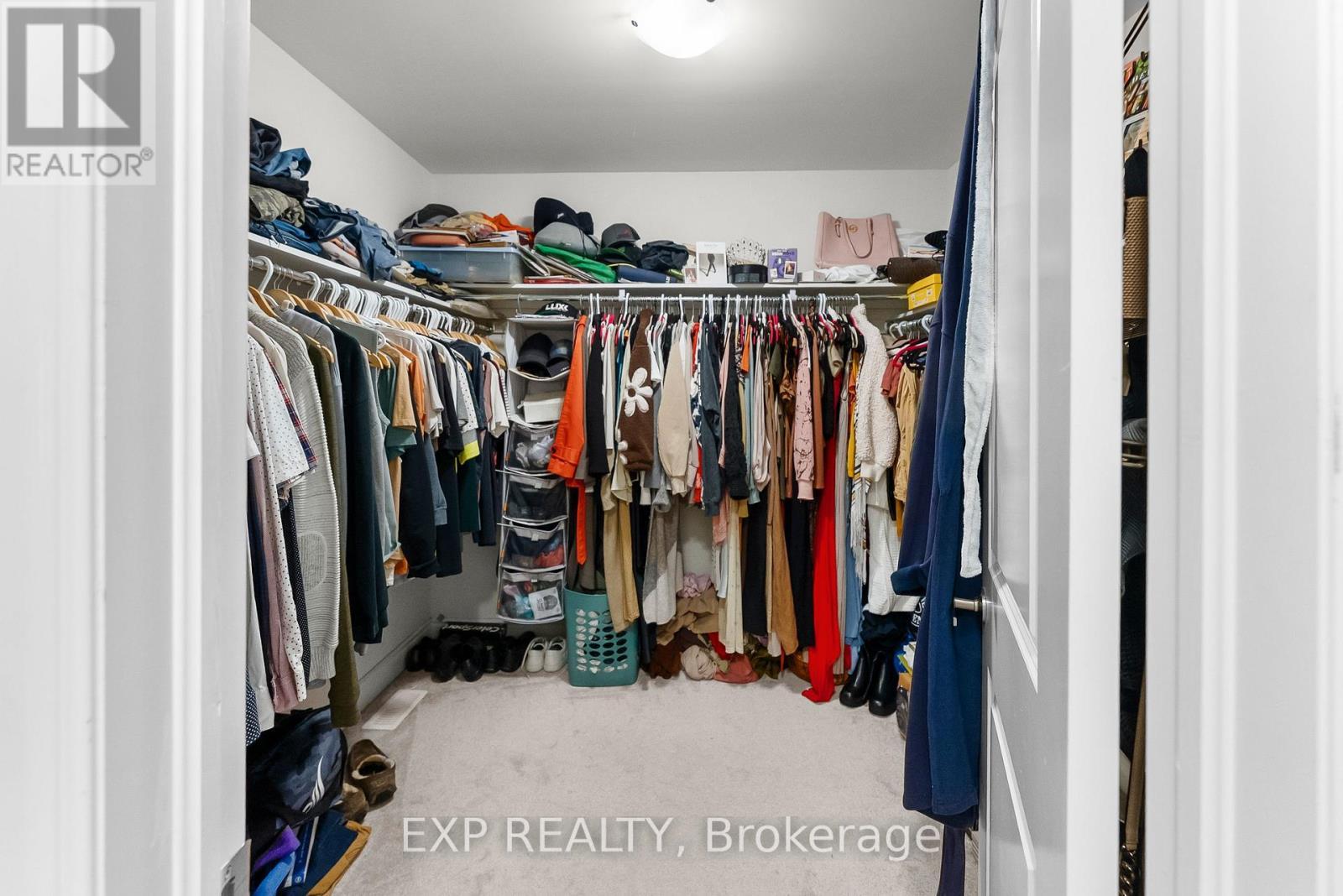 7712 Tupelo Crescent, Niagara Falls (Brown), ON - Indoor With Storage