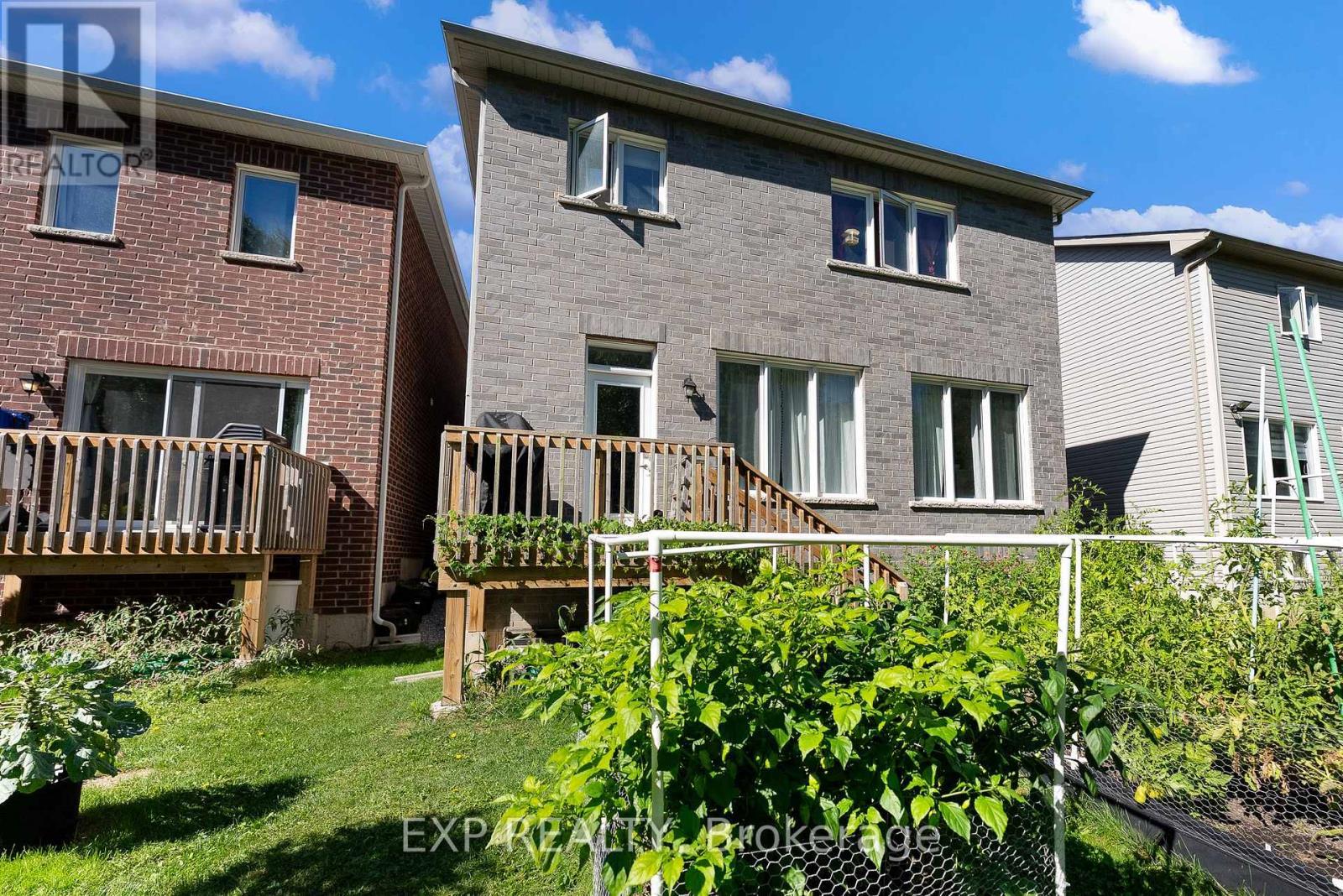 7712 Tupelo Crescent, Niagara Falls (Brown), ON - Outdoor With Exterior