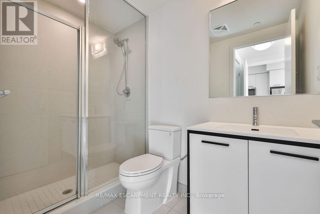 612 - 385 Winston Road, Grimsby, ON - Indoor Photo Showing Bathroom