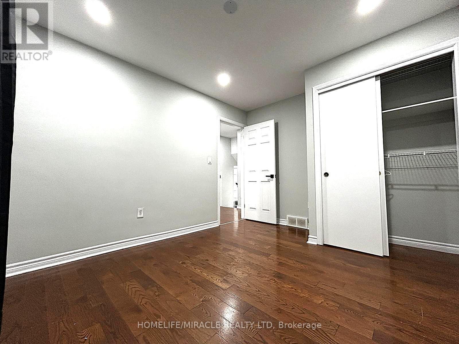 7043 Bonnie Street, Niagara Falls, ON - Indoor Photo Showing Other Room