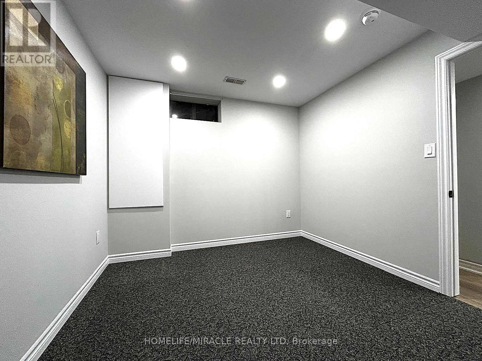 7043 Bonnie Street, Niagara Falls, ON - Indoor