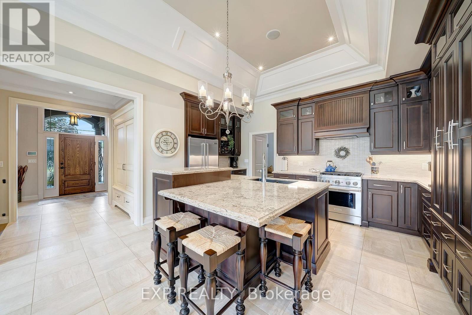 48 Timmsdale Crescent, Pelham (Fonthill), ON - Indoor Photo Showing Kitchen With Upgraded Kitchen