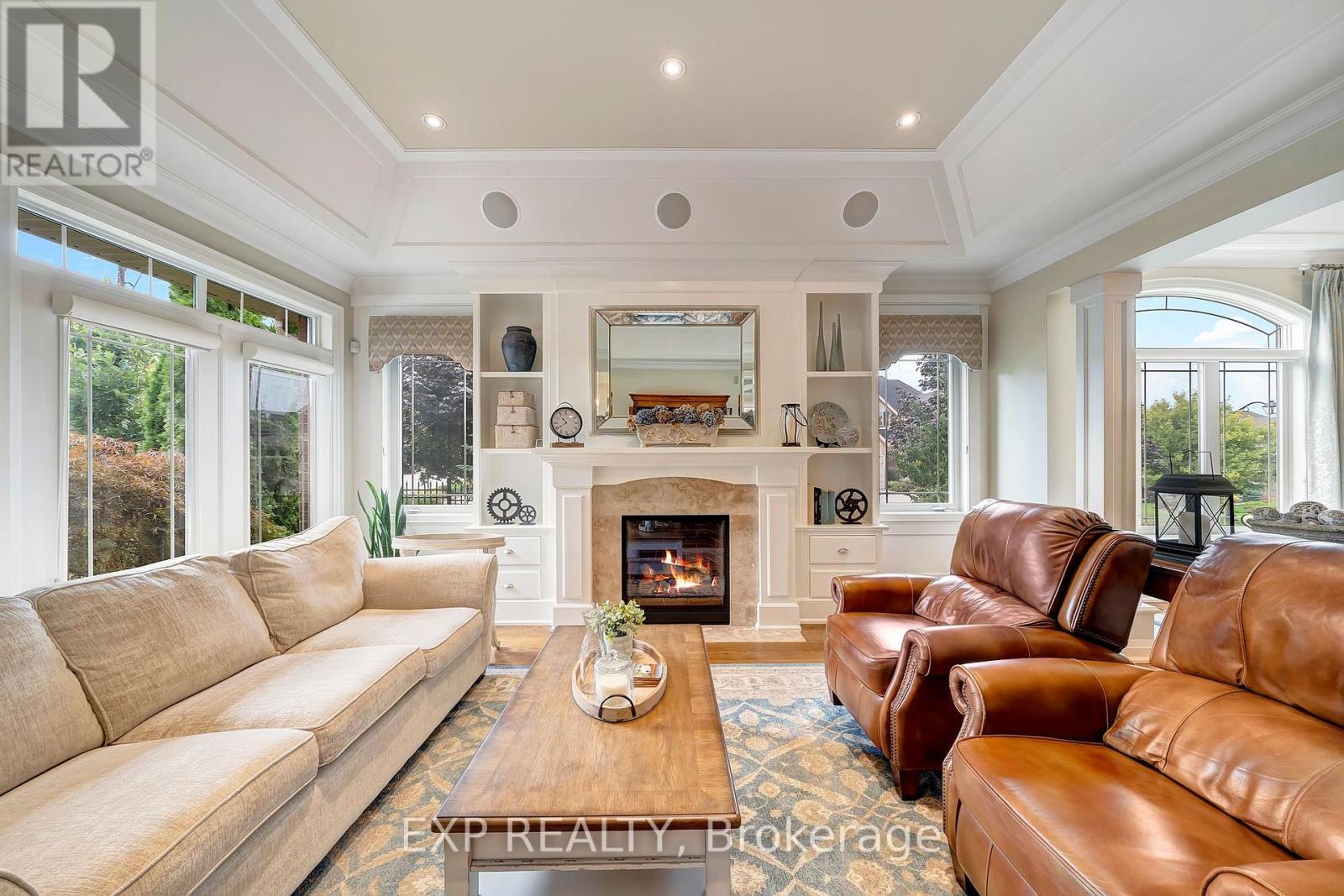 48 Timmsdale Crescent, Pelham (Fonthill), ON - Indoor Photo Showing Living Room With Fireplace