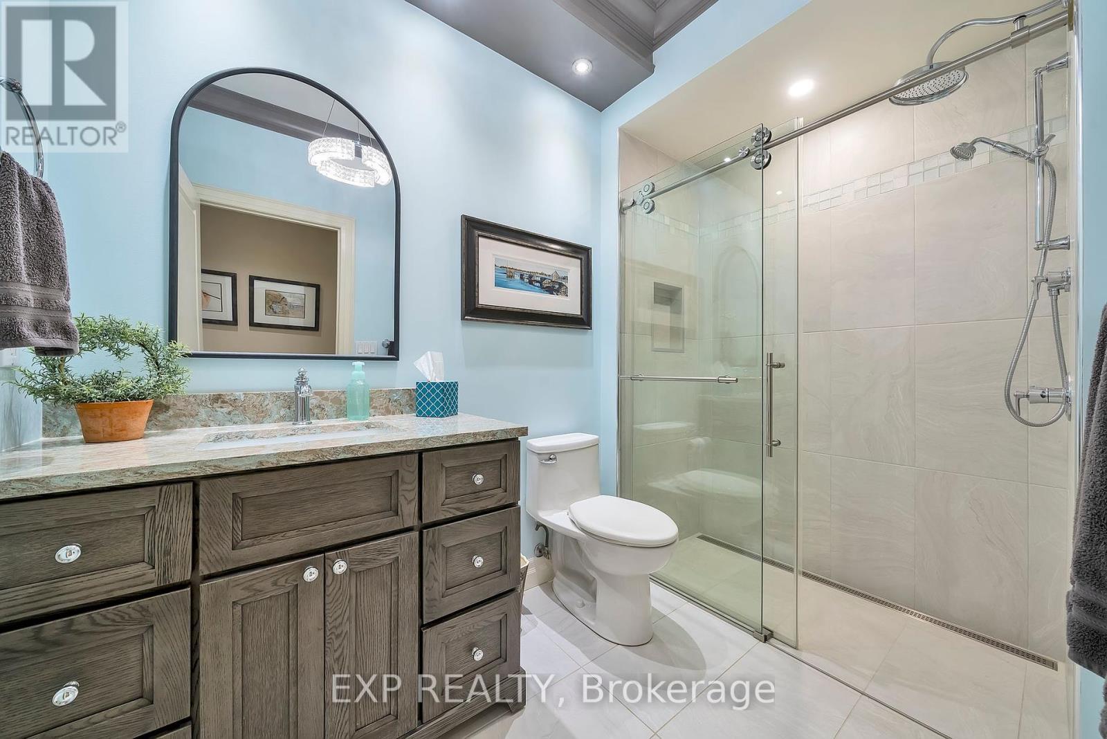 Main Floor Bathroom - 48 Timmsdale Crescent, Pelham (Fonthill), ON - Indoor Photo Showing Bathroom