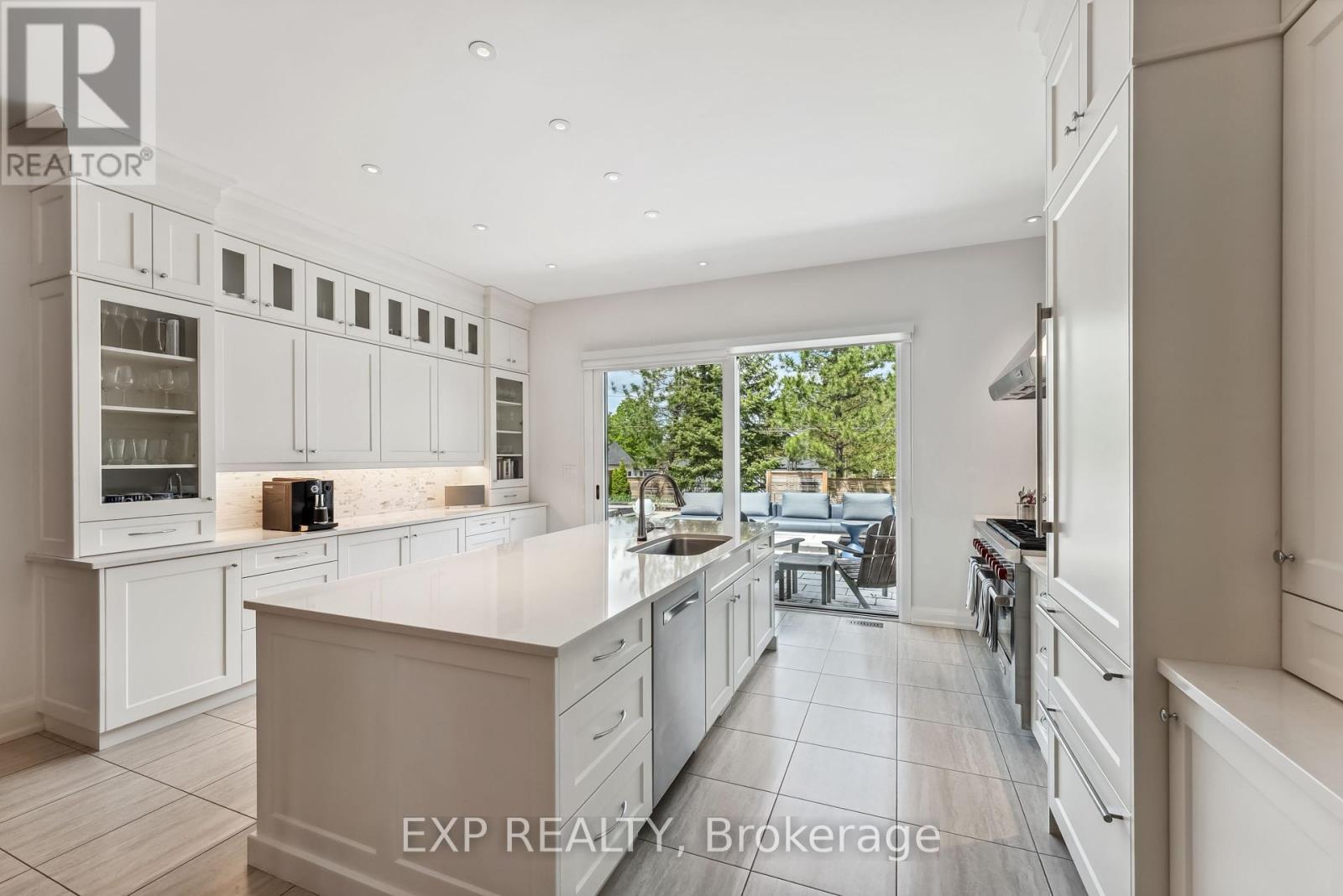 14 Angels Drive, Niagara-On-The-Lake (St. Davids), ON - Indoor Photo Showing Kitchen