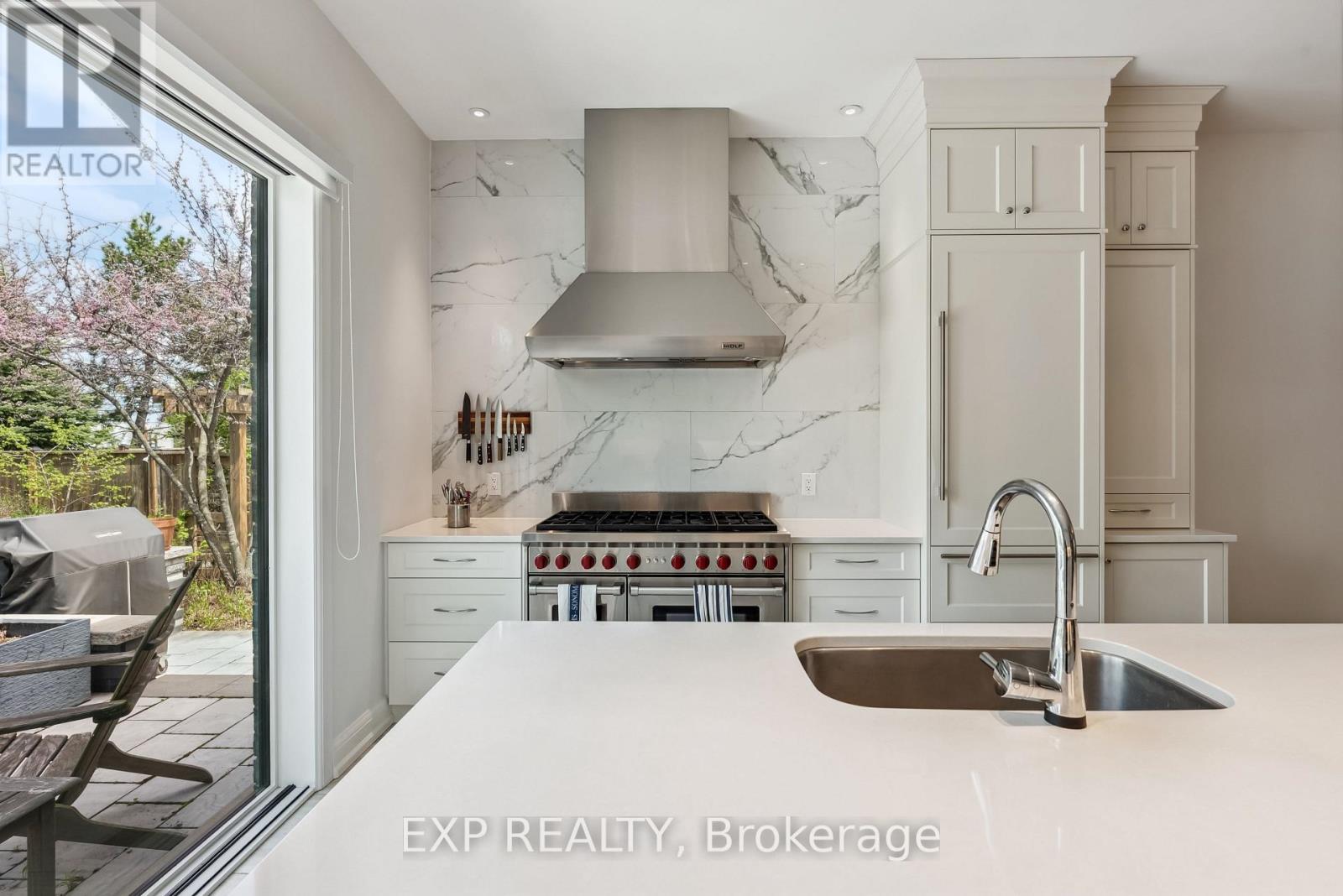 14 Angels Drive, Niagara-On-The-Lake (St. Davids), ON - Indoor Photo Showing Kitchen