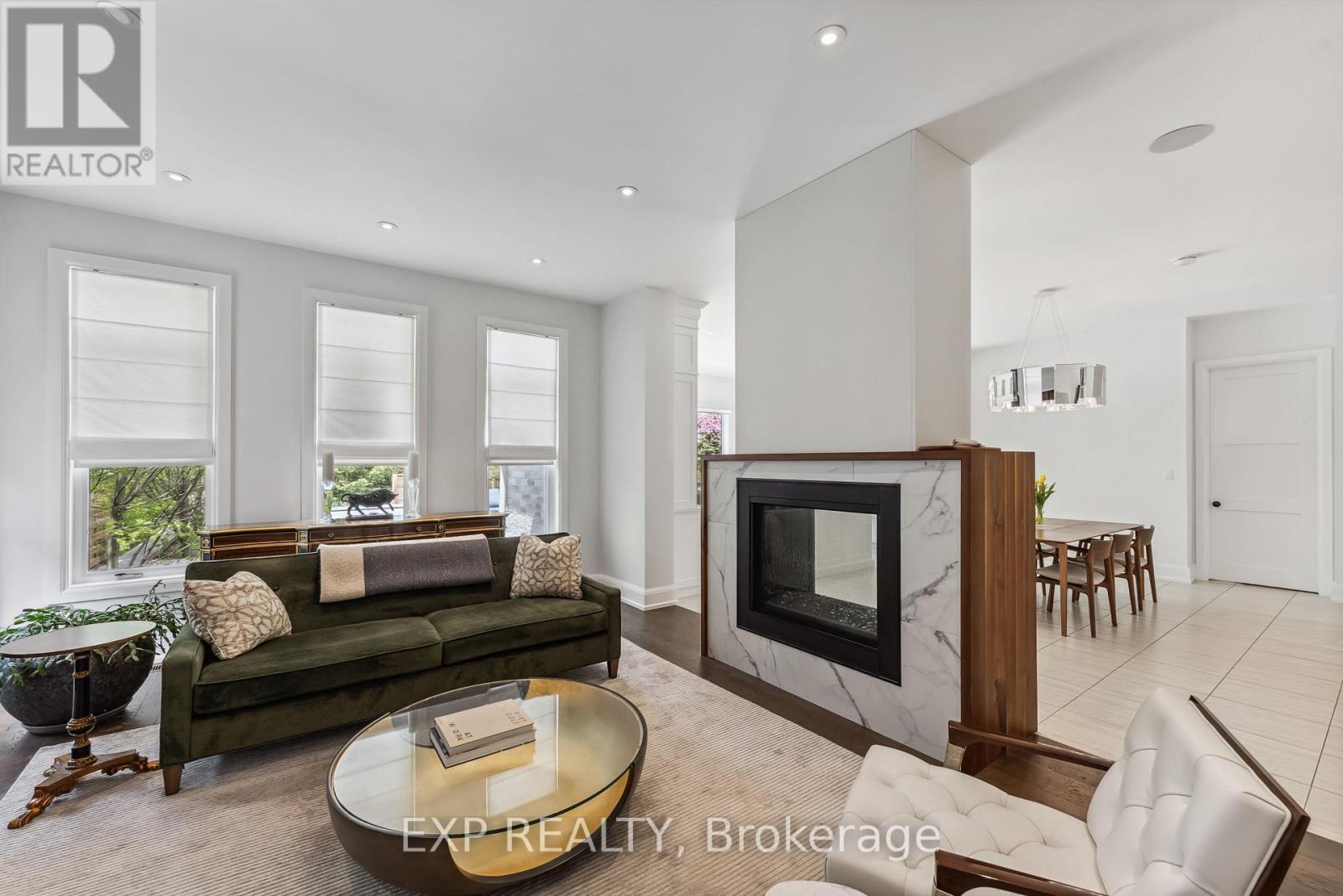 14 Angels Drive, Niagara-On-The-Lake (St. Davids), ON - Indoor Photo Showing Living Room With Fireplace