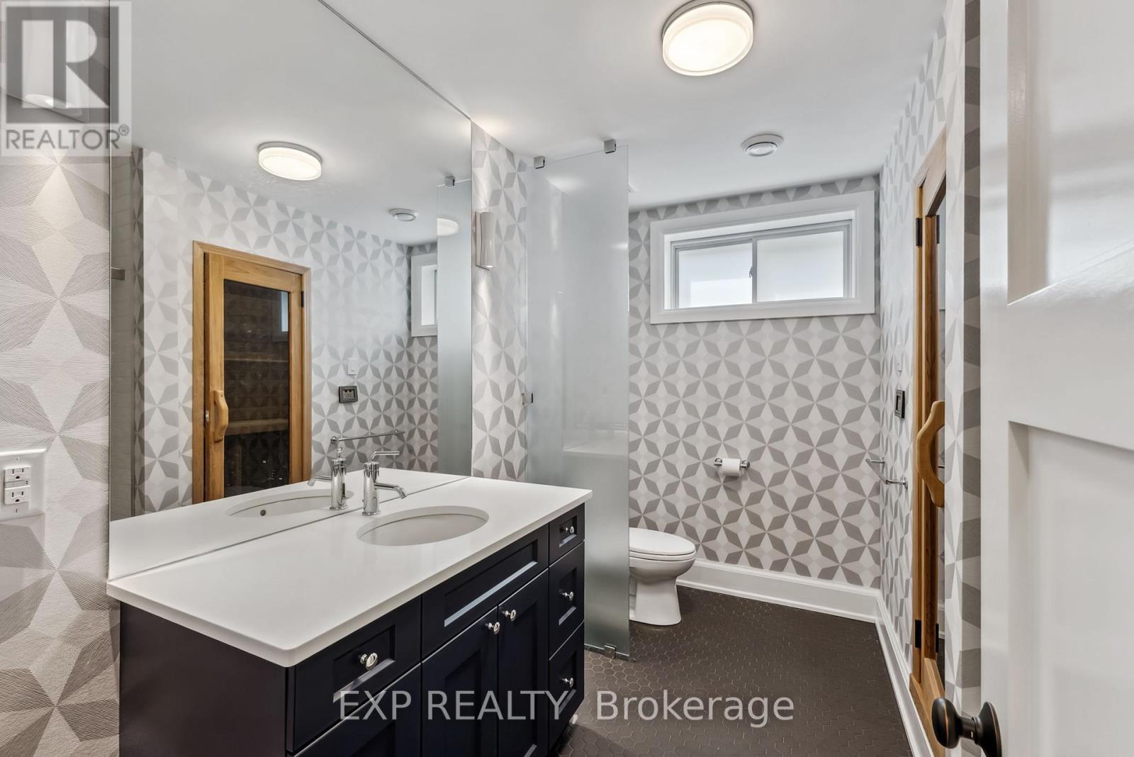 14 Angels Drive, Niagara-On-The-Lake (St. Davids), ON - Indoor Photo Showing Bathroom