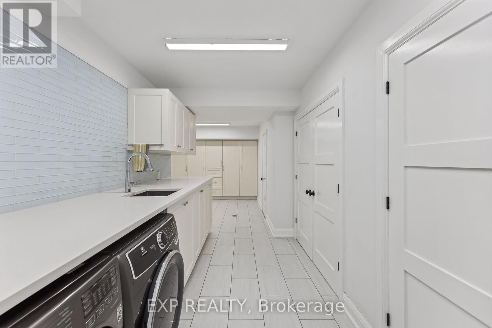14 Angels Drive, Niagara-On-The-Lake (St. Davids), ON - Indoor Photo Showing Laundry Room