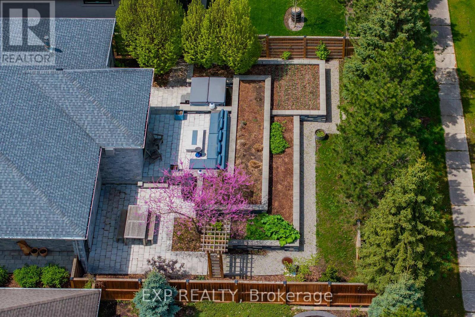 14 Angels Drive, Niagara-On-The-Lake (St. Davids), ON - Outdoor With Deck Patio Veranda