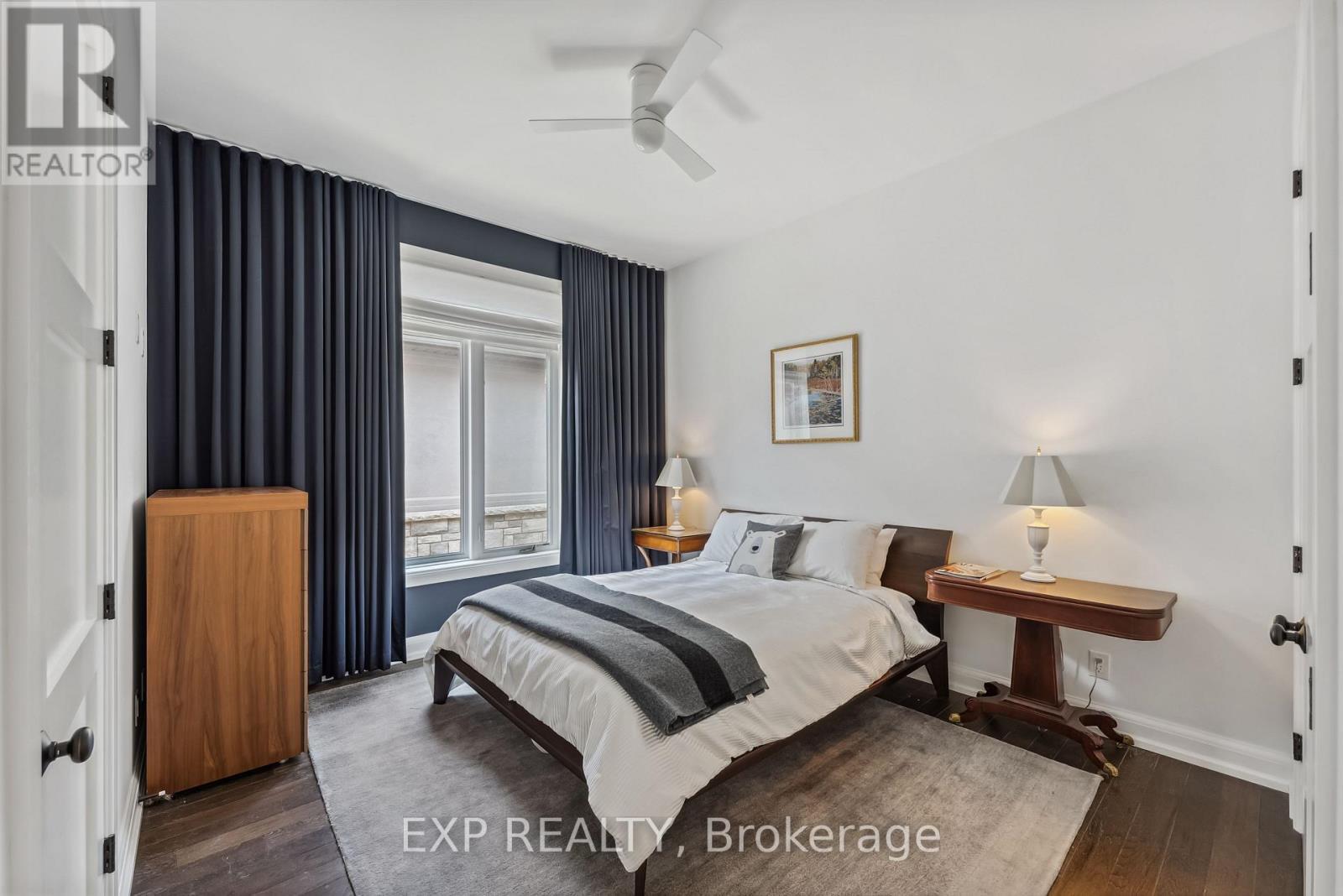 14 Angels Drive, Niagara-On-The-Lake (St. Davids), ON - Indoor Photo Showing Bedroom