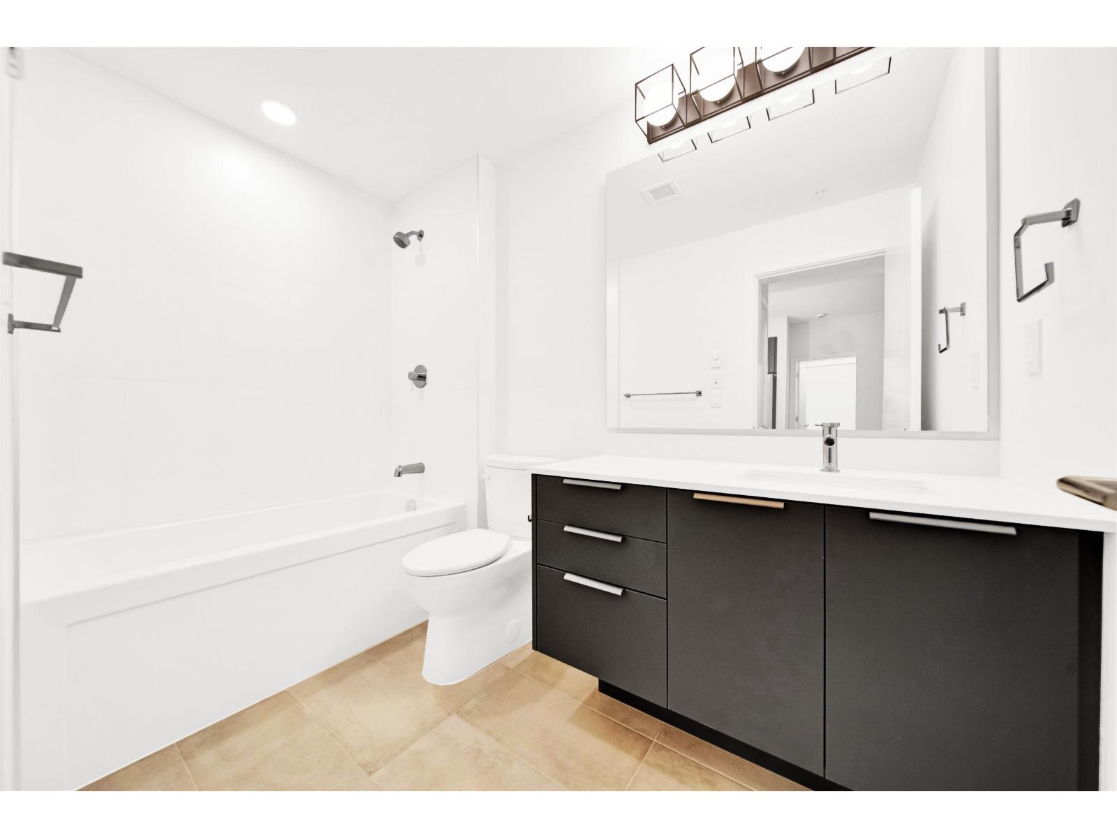 109 7936 206 Street, Langley, BC - Indoor Photo Showing Bathroom