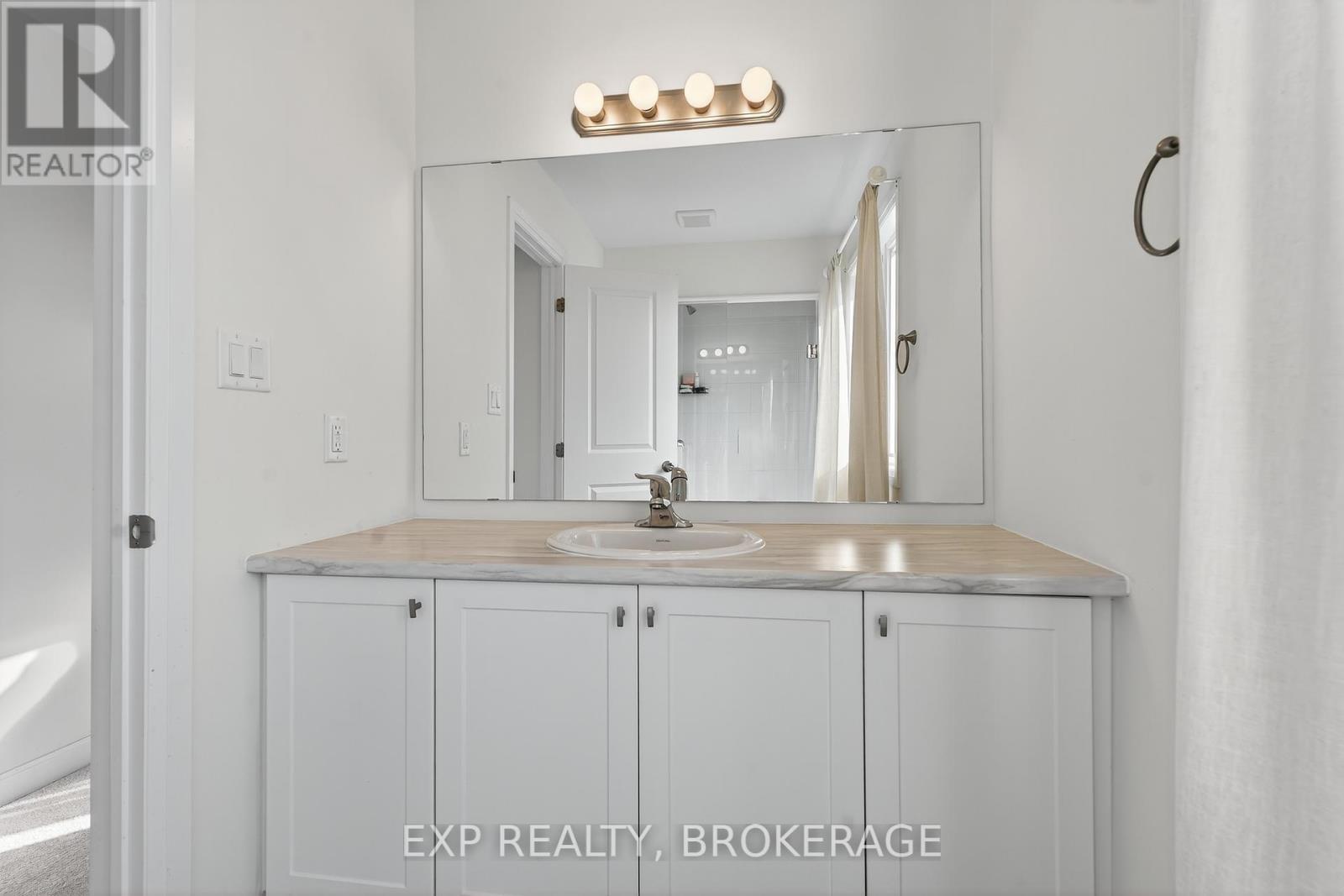 73 Oakmont Drive, Loyalist (Bath), ON - Indoor Photo Showing Bathroom