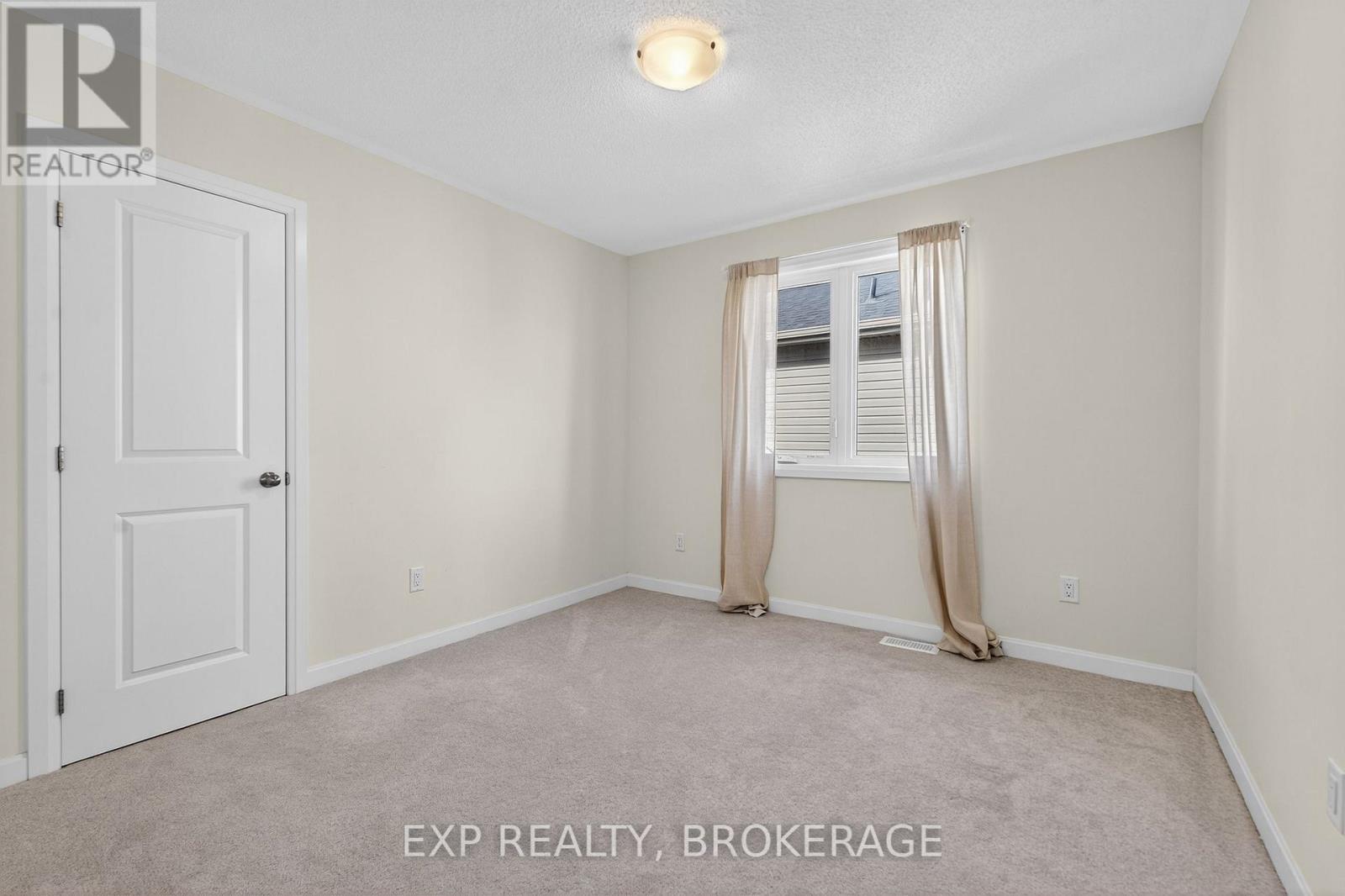73 Oakmont Drive, Loyalist (Bath), ON - Indoor Photo Showing Other Room