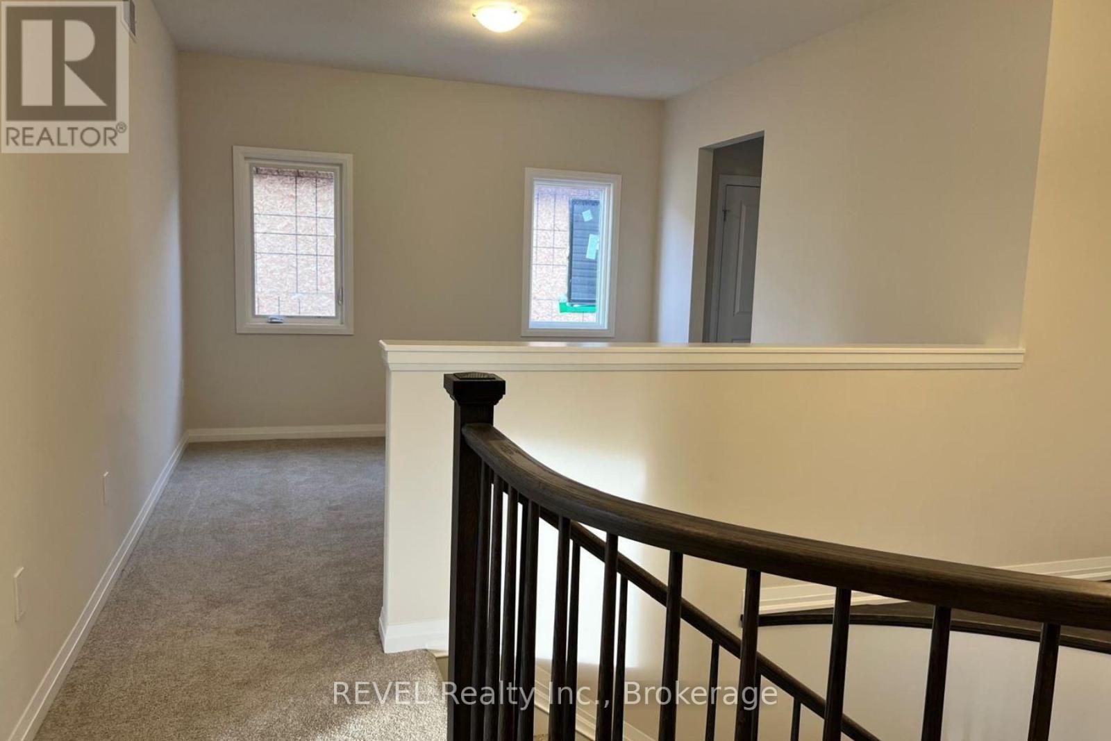 1013 Kraft Road N, Fort Erie (Crescent Park), ON - Indoor Photo Showing Other Room