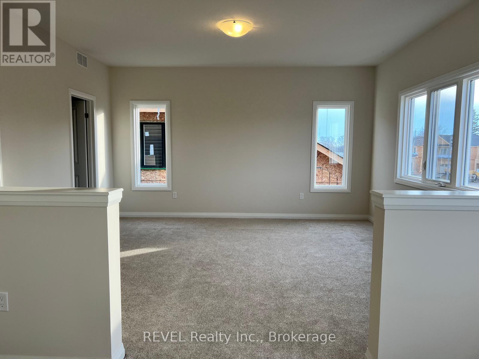 1013 Kraft Road N, Fort Erie (Crescent Park), ON - Indoor Photo Showing Other Room