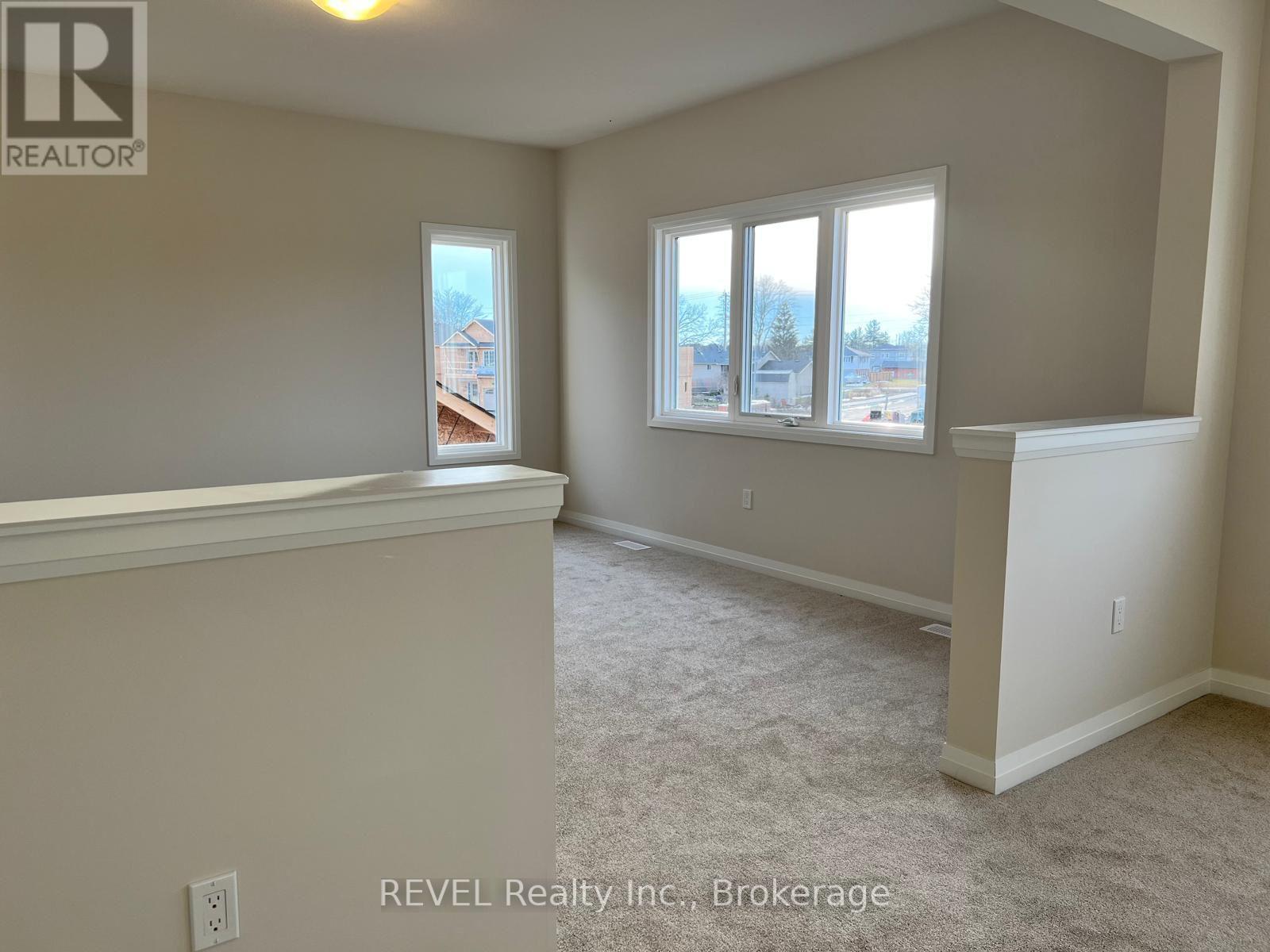 1013 Kraft Road N, Fort Erie (Crescent Park), ON - Indoor Photo Showing Other Room