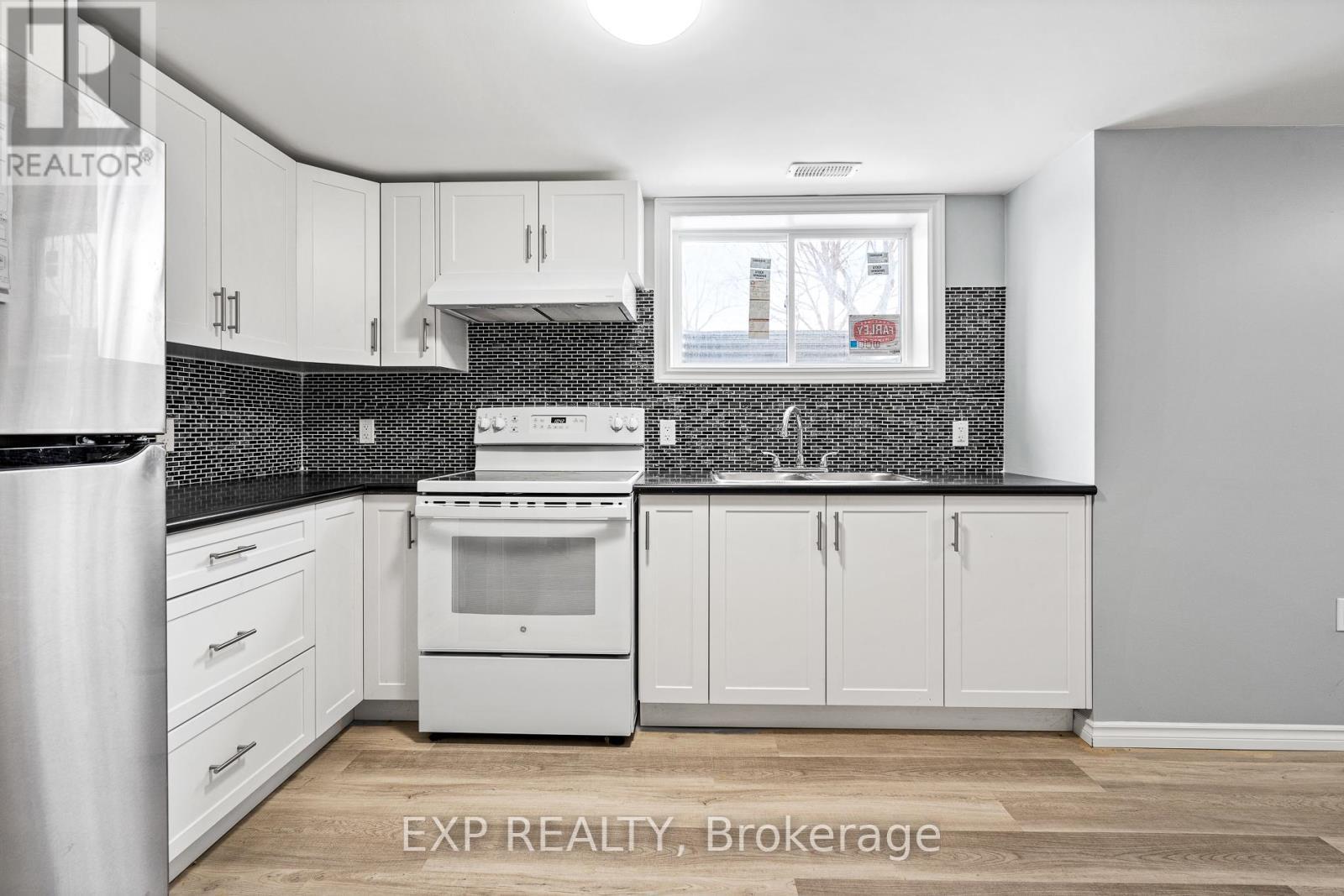 Lower - 92 Margery Avenue, St. Catharines (Haig), ON - Indoor Photo Showing Kitchen