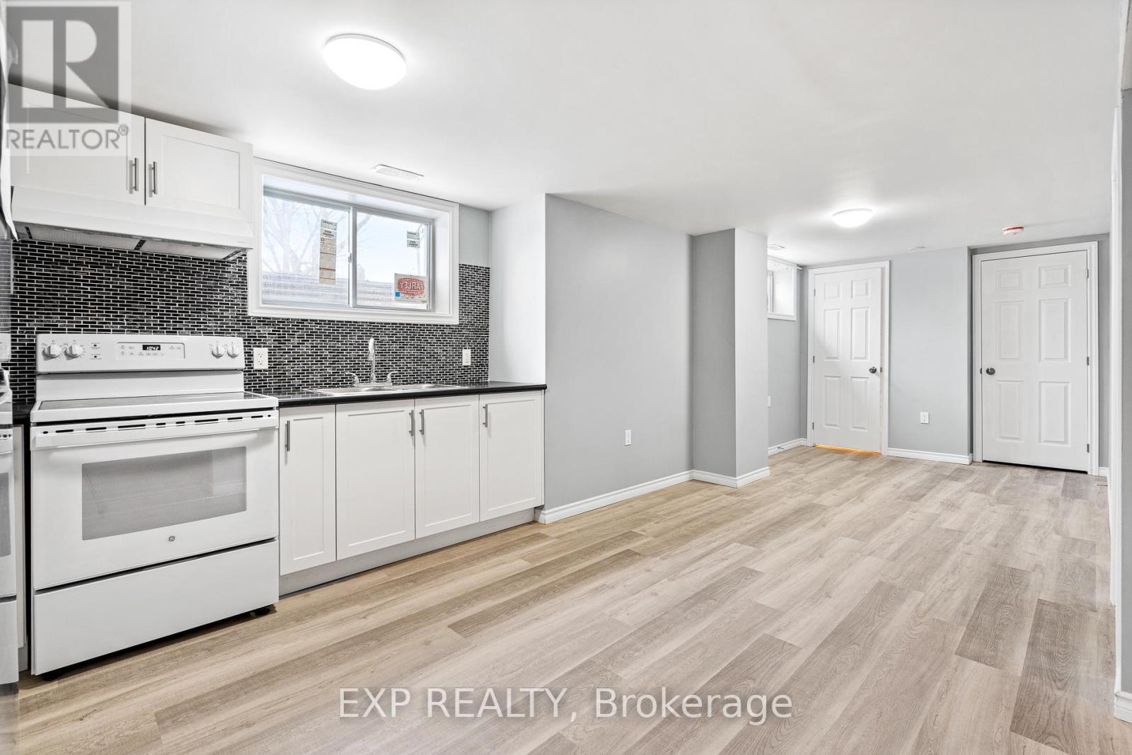Lower - 92 Margery Avenue, St. Catharines (Haig), ON - Indoor Photo Showing Kitchen