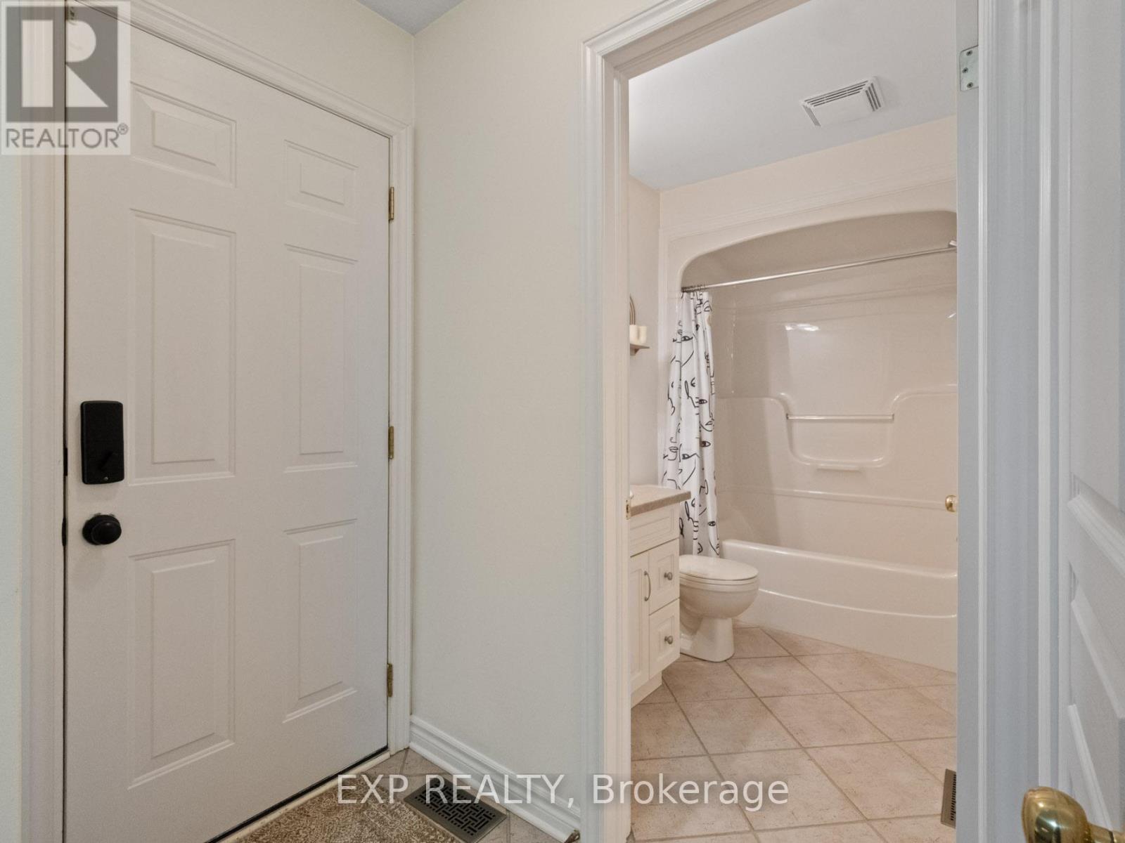 23 - 3241 Montrose Road, Niagara Falls (Mt. Carmel), ON - Indoor Photo Showing Bathroom