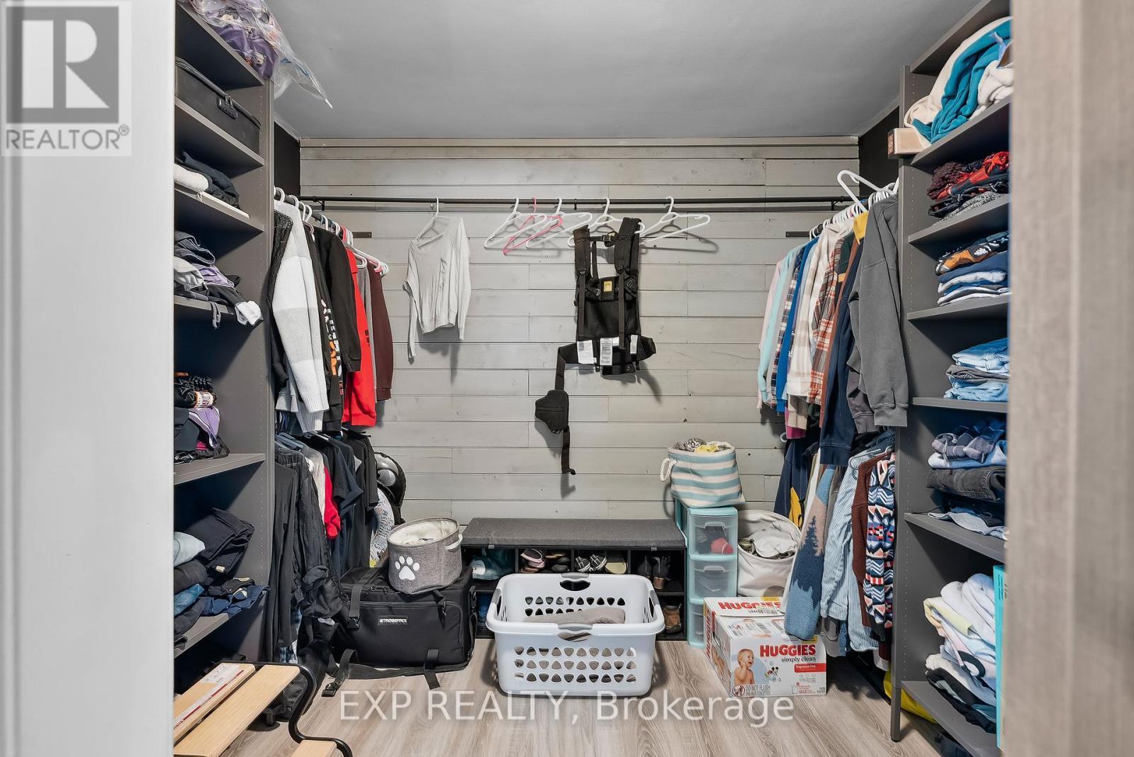 2 Homewood Avenue, Port Colborne (Sugarloaf), ON - Indoor With Storage