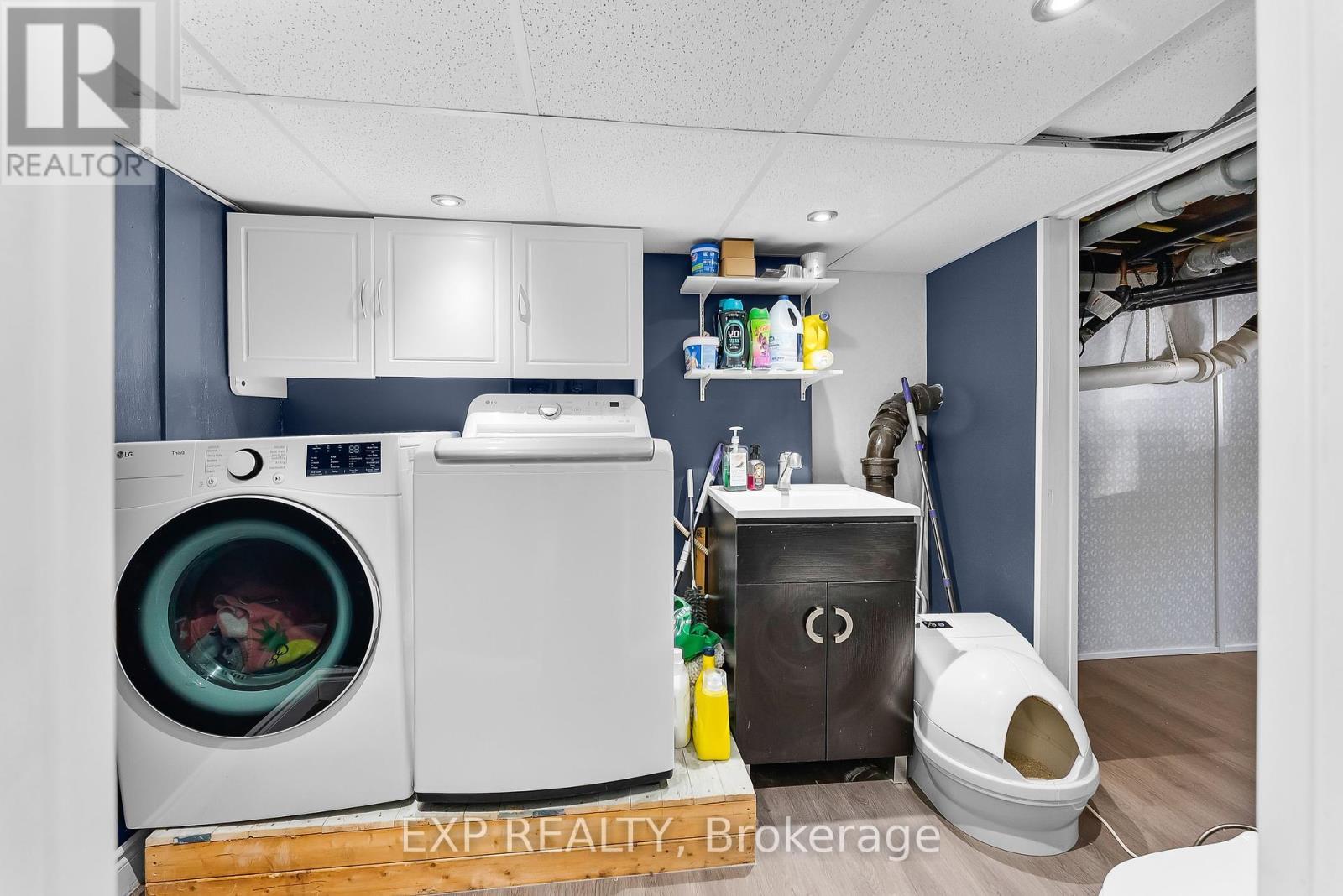 2 Homewood Avenue, Port Colborne (Sugarloaf), ON - Indoor Photo Showing Laundry Room