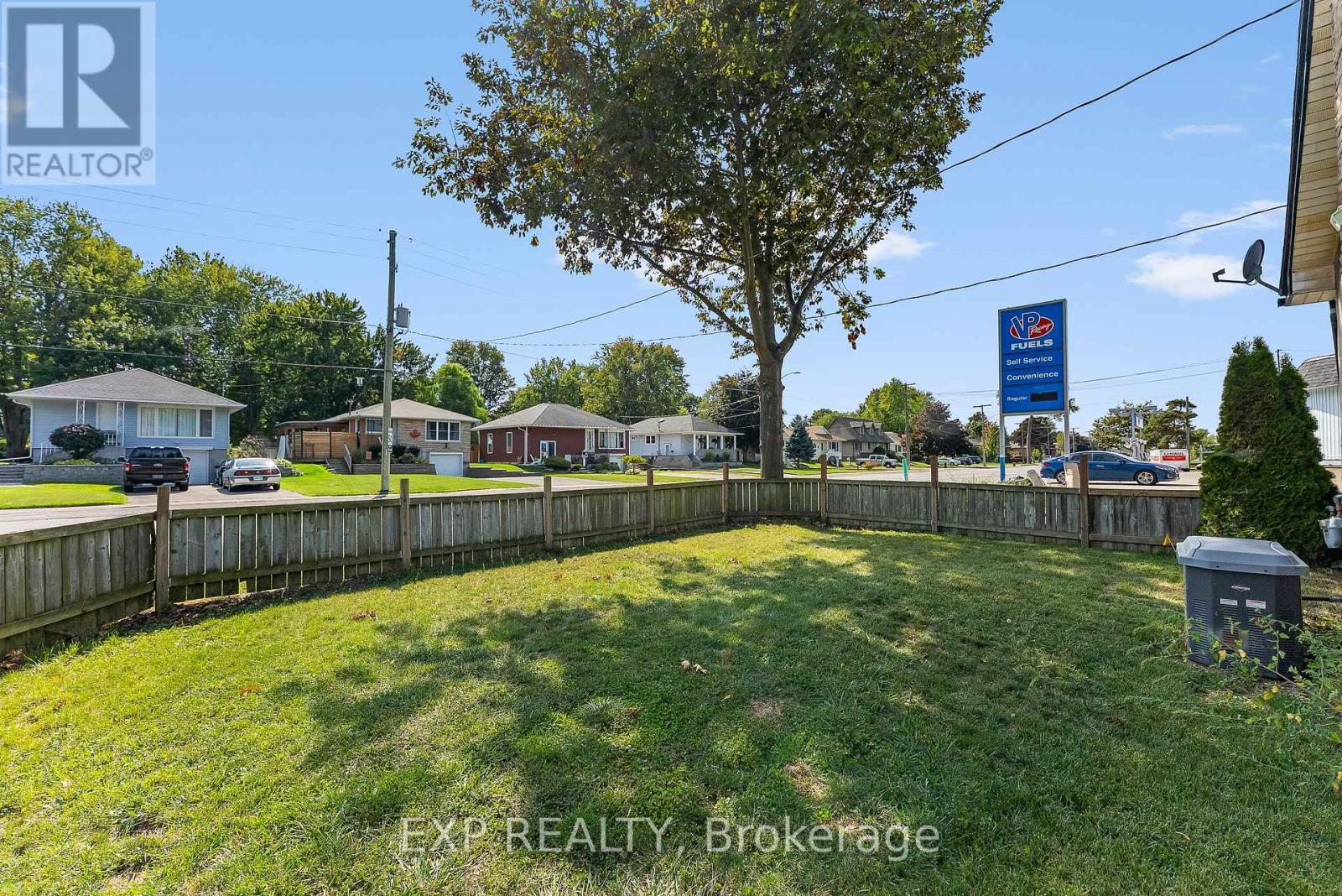 2 Homewood Avenue, Port Colborne (Sugarloaf), ON - Outdoor With Backyard