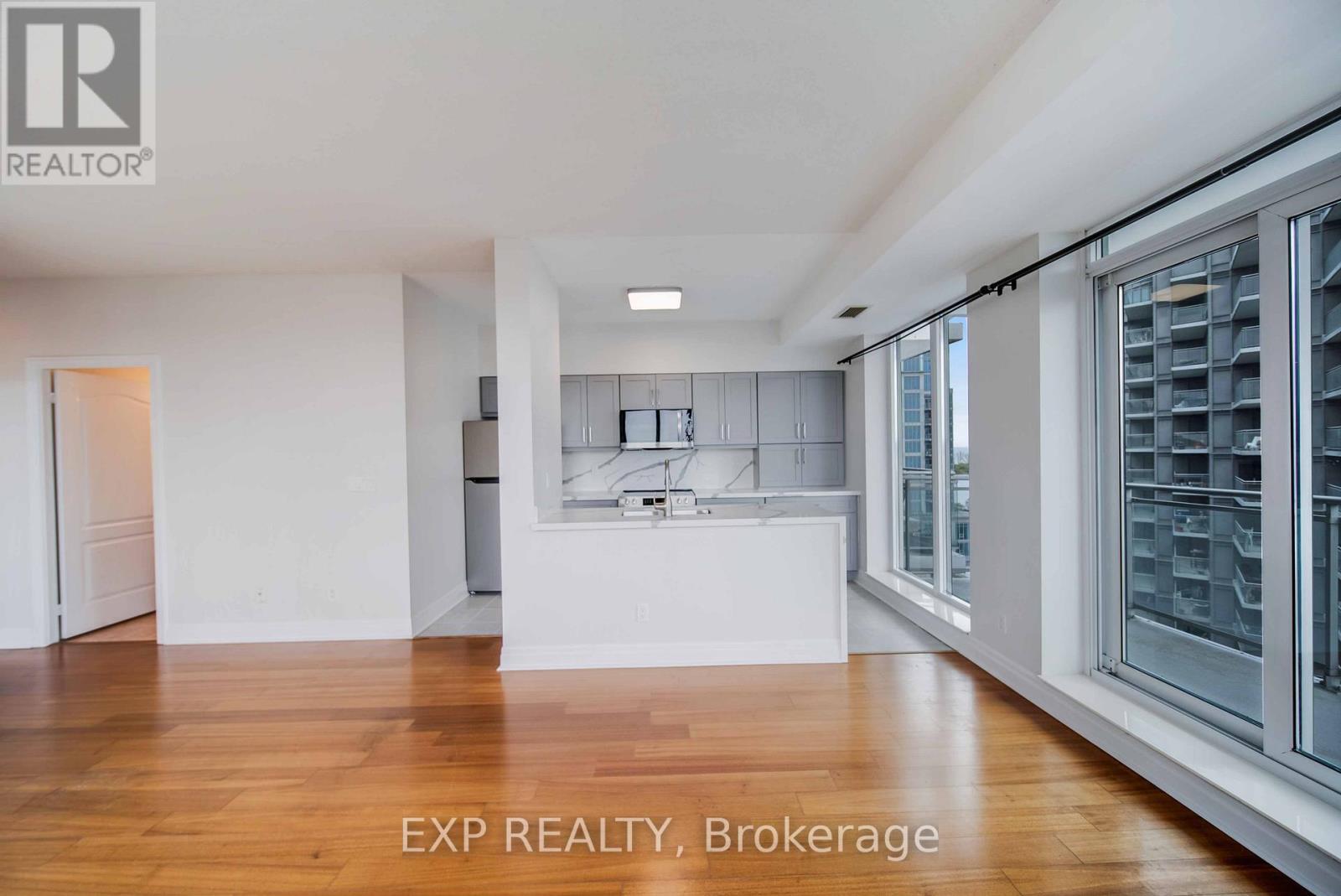 1003 - 2119 Lakeshore Boulevard W, Toronto (Mimico), ON - Indoor