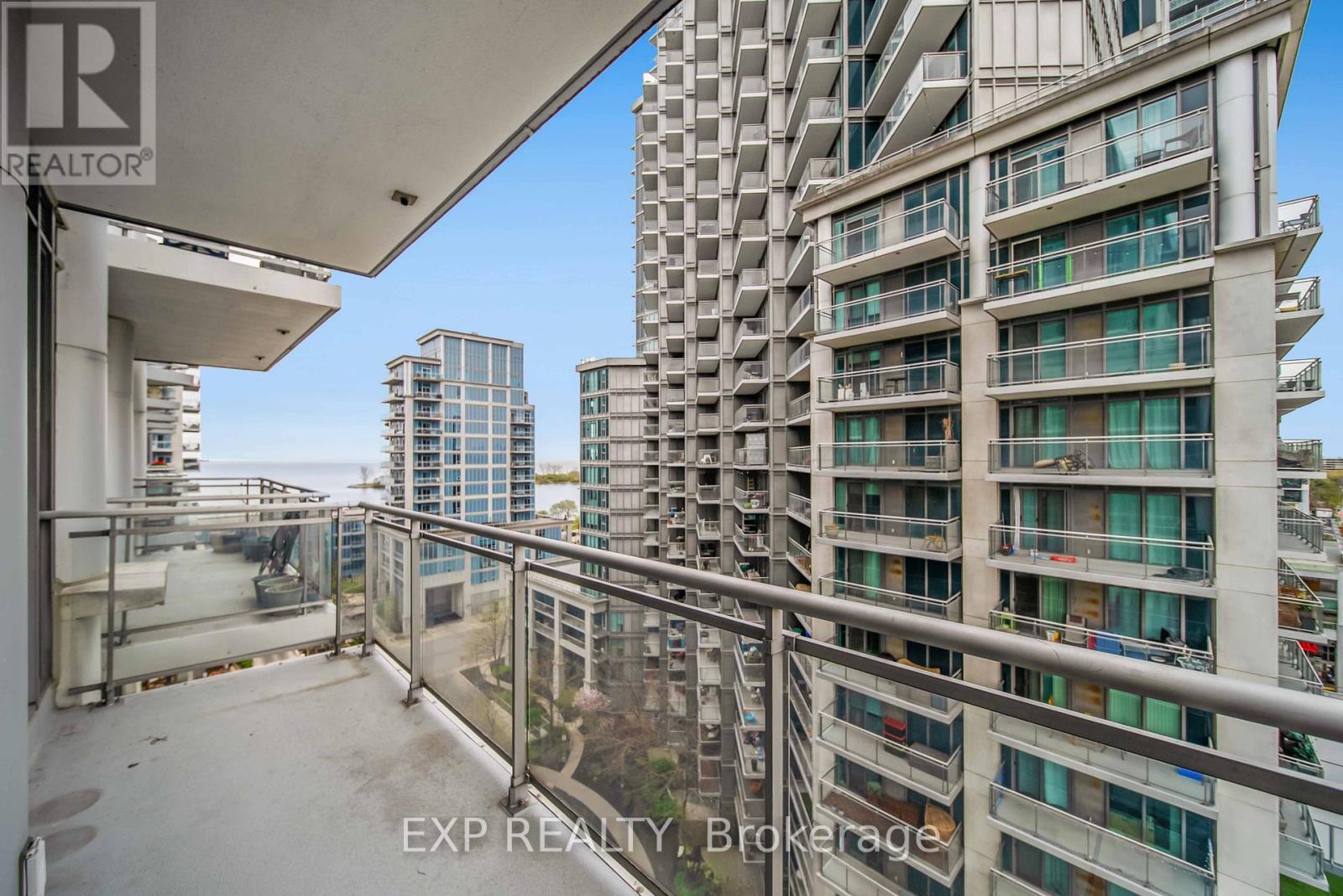 1003 - 2119 Lakeshore Boulevard W, Toronto (Mimico), ON - Outdoor