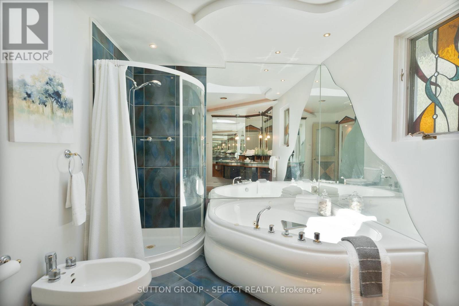 9 Ullswater Crescent, London North (North A), ON - Indoor Photo Showing Bathroom