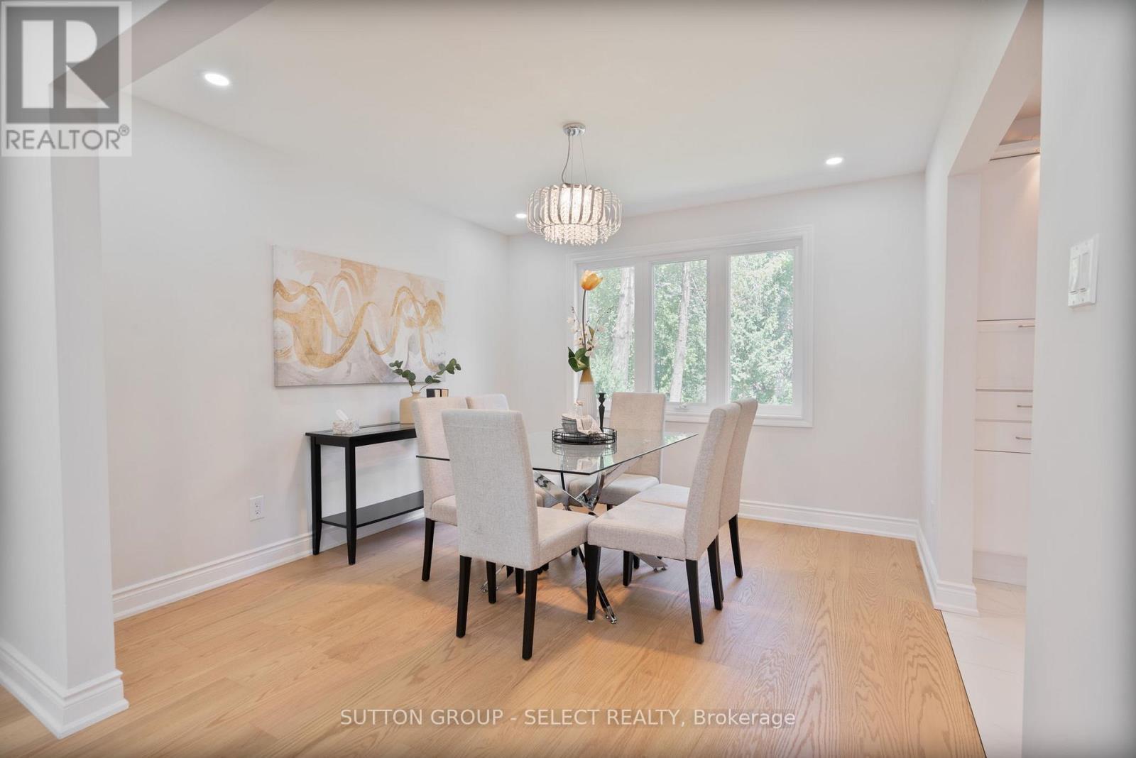 9 Ullswater Crescent, London North (North A), ON - Indoor Photo Showing Dining Room