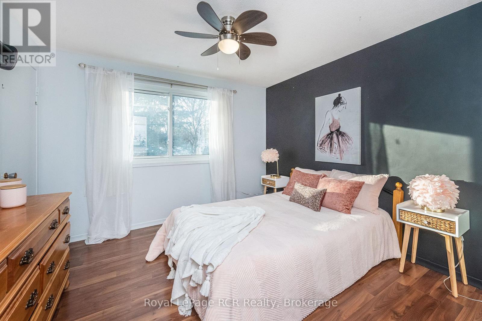 37 Centre Street, Orangeville, ON - Indoor Photo Showing Bedroom