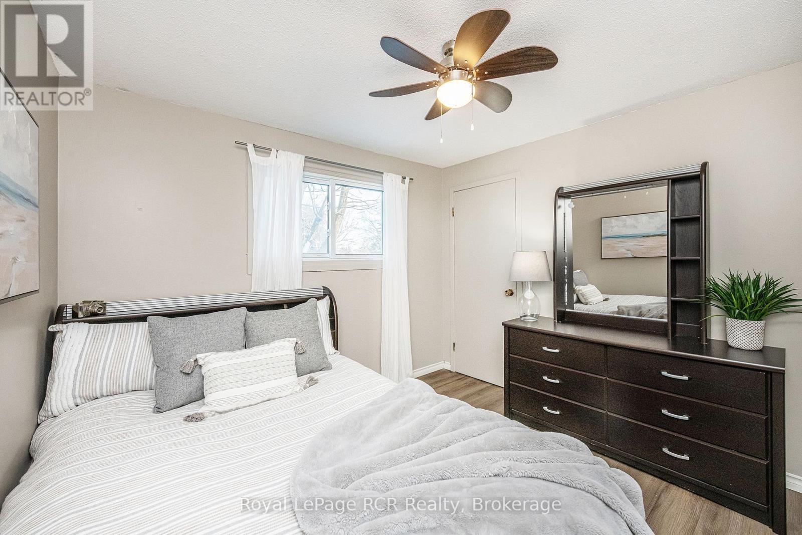 37 Centre Street, Orangeville, ON - Indoor Photo Showing Bedroom