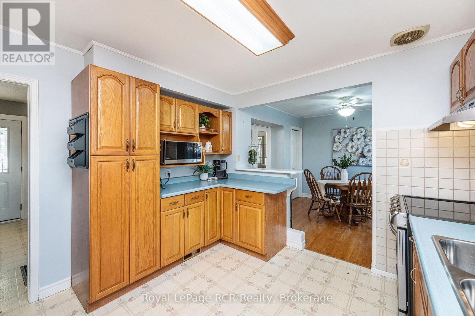 37 Centre Street, Orangeville, ON - Indoor Photo Showing Kitchen