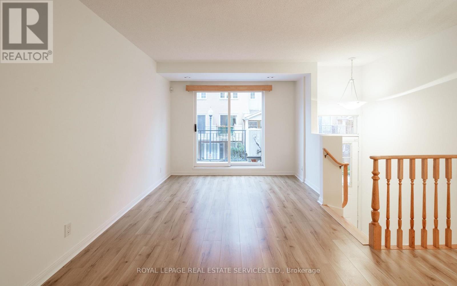 1306 - 28 Sommerset Way, Toronto, ON - Indoor Photo Showing Other Room