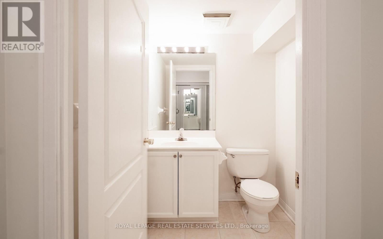 1306 - 28 Sommerset Way, Toronto, ON - Indoor Photo Showing Bathroom