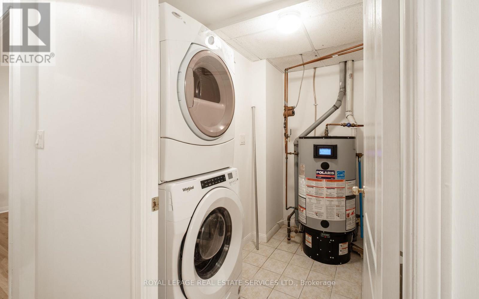 1306 - 28 Sommerset Way, Toronto, ON - Indoor Photo Showing Laundry Room