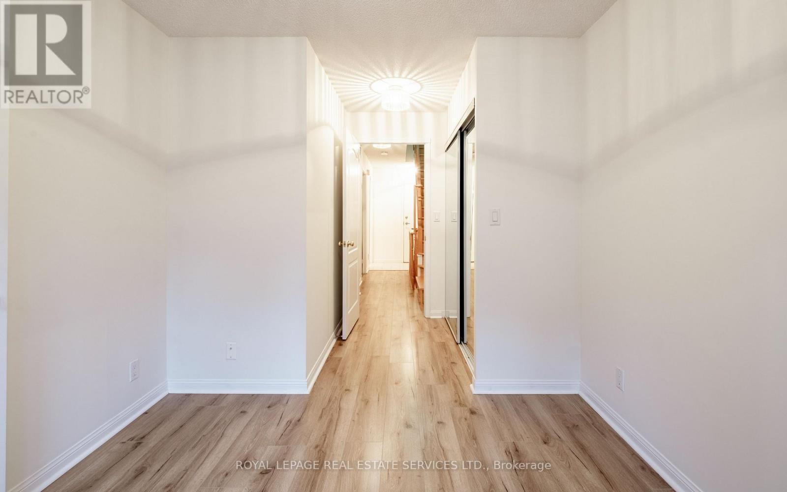 1306 - 28 Sommerset Way, Toronto, ON - Indoor Photo Showing Other Room