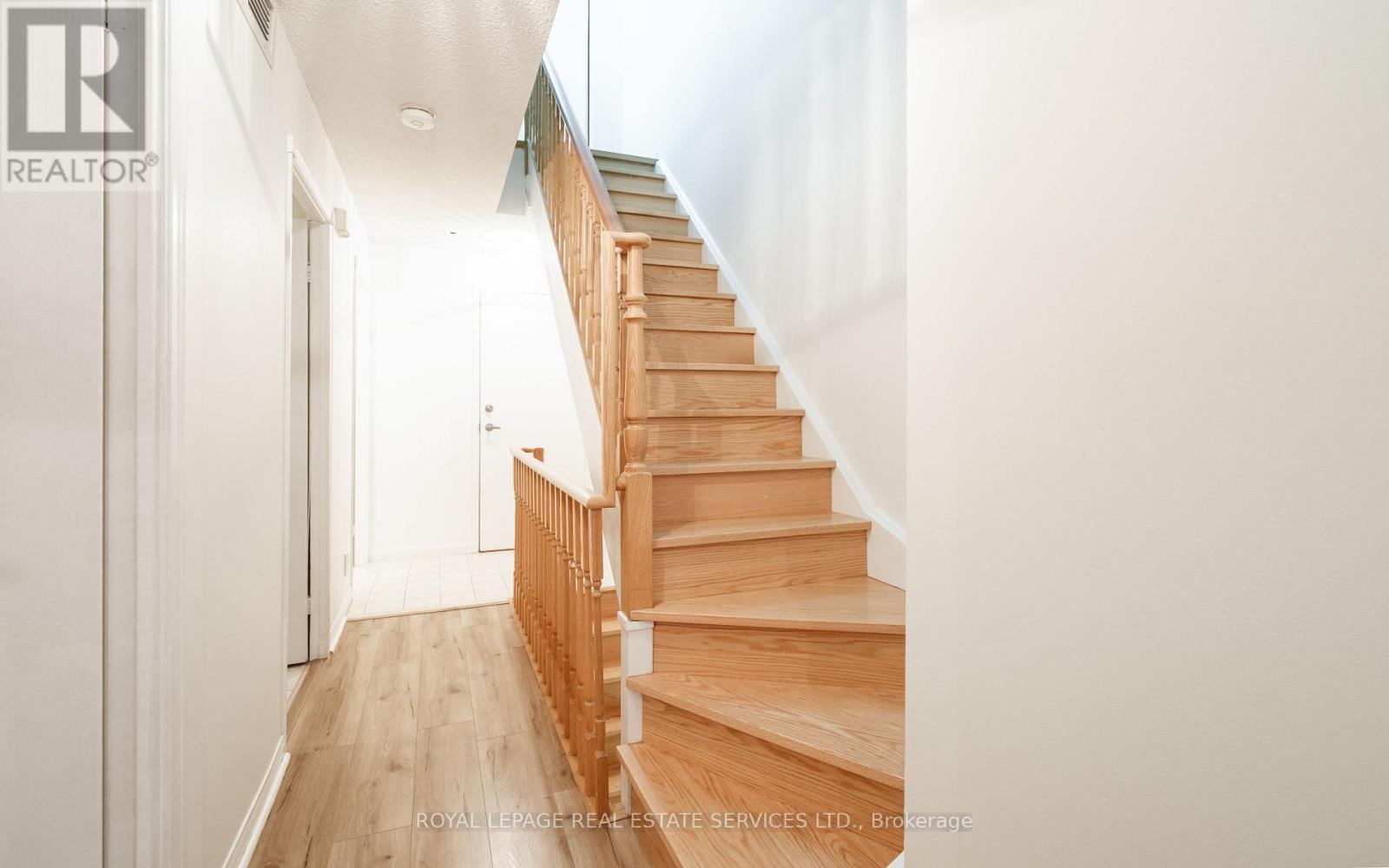 1306 - 28 Sommerset Way, Toronto, ON - Indoor Photo Showing Other Room