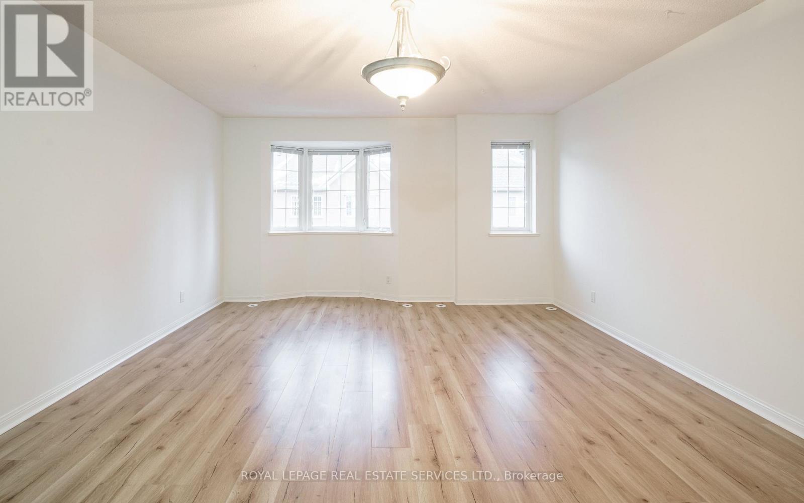 1306 - 28 Sommerset Way, Toronto, ON - Indoor Photo Showing Other Room