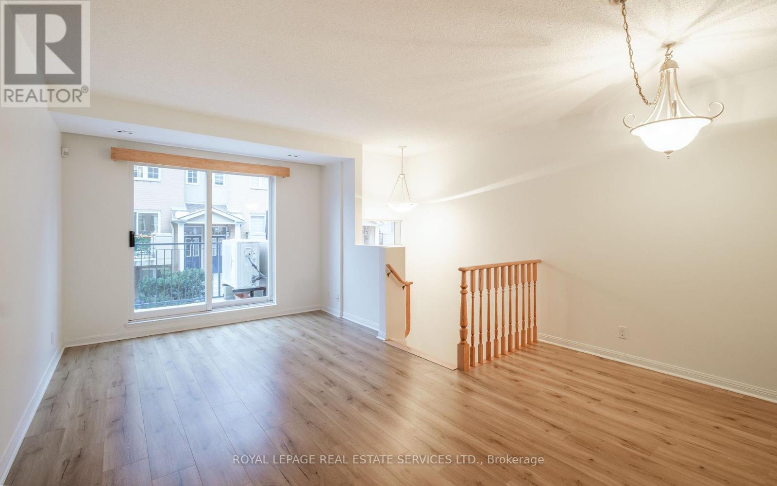 1306 - 28 Sommerset Way, Toronto, ON - Indoor Photo Showing Other Room