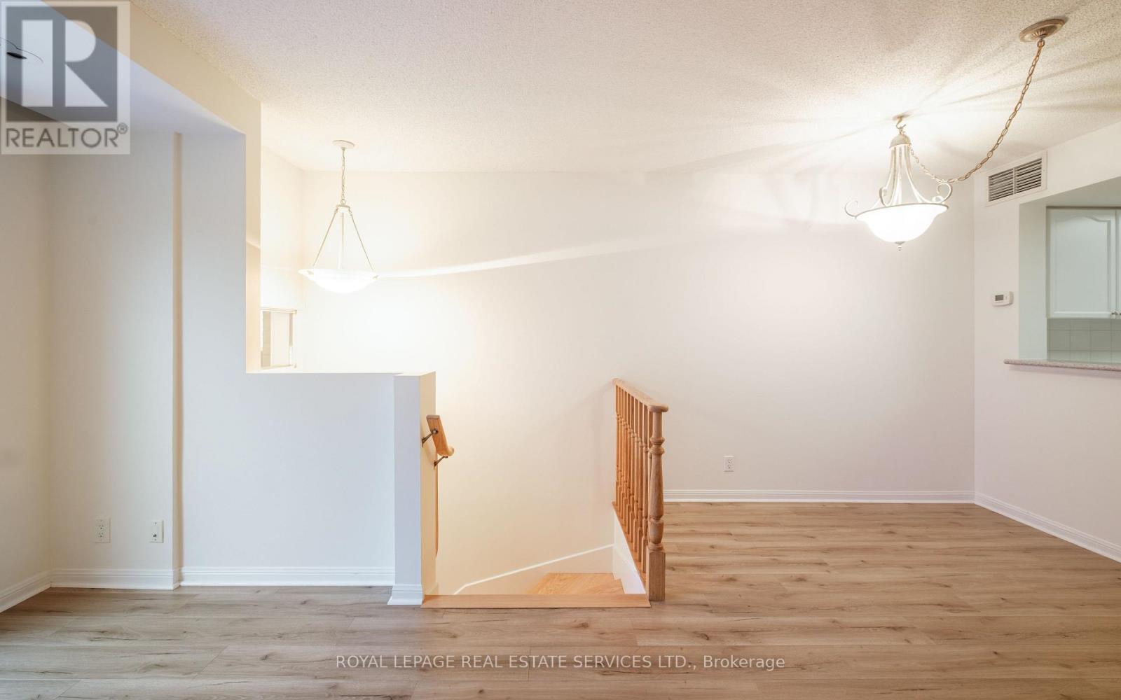 1306 - 28 Sommerset Way, Toronto, ON - Indoor Photo Showing Other Room