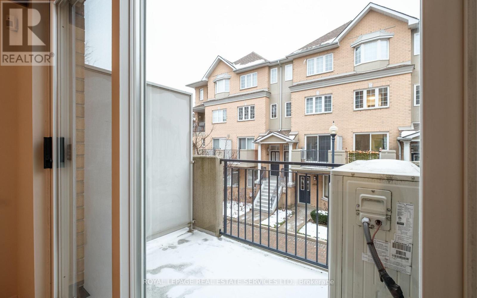 1306 - 28 Sommerset Way, Toronto, ON - Outdoor With Exterior