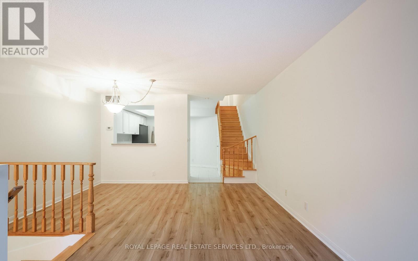 1306 - 28 Sommerset Way, Toronto, ON - Indoor Photo Showing Other Room