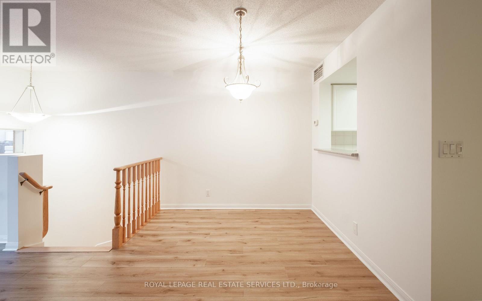 1306 - 28 Sommerset Way, Toronto, ON - Indoor Photo Showing Other Room